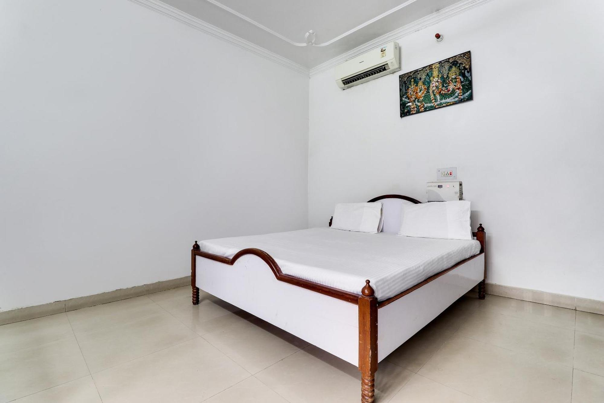 O Hanuman Bagh Hotel Ayodhya