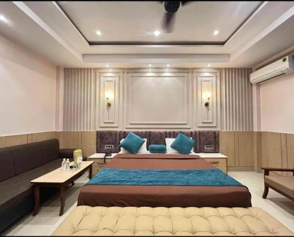 Shane Avadh , Hotel Ayodhya