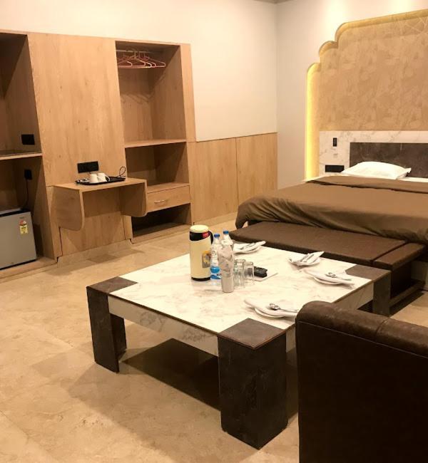 Hotel Shane Avadh , 4*