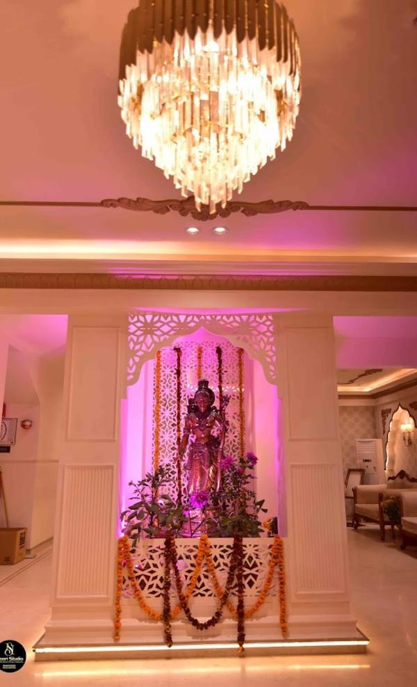 Shane Avadh , Hotel Ayodhya