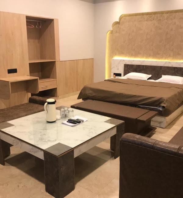 Hotel Shane Avadh , 4*