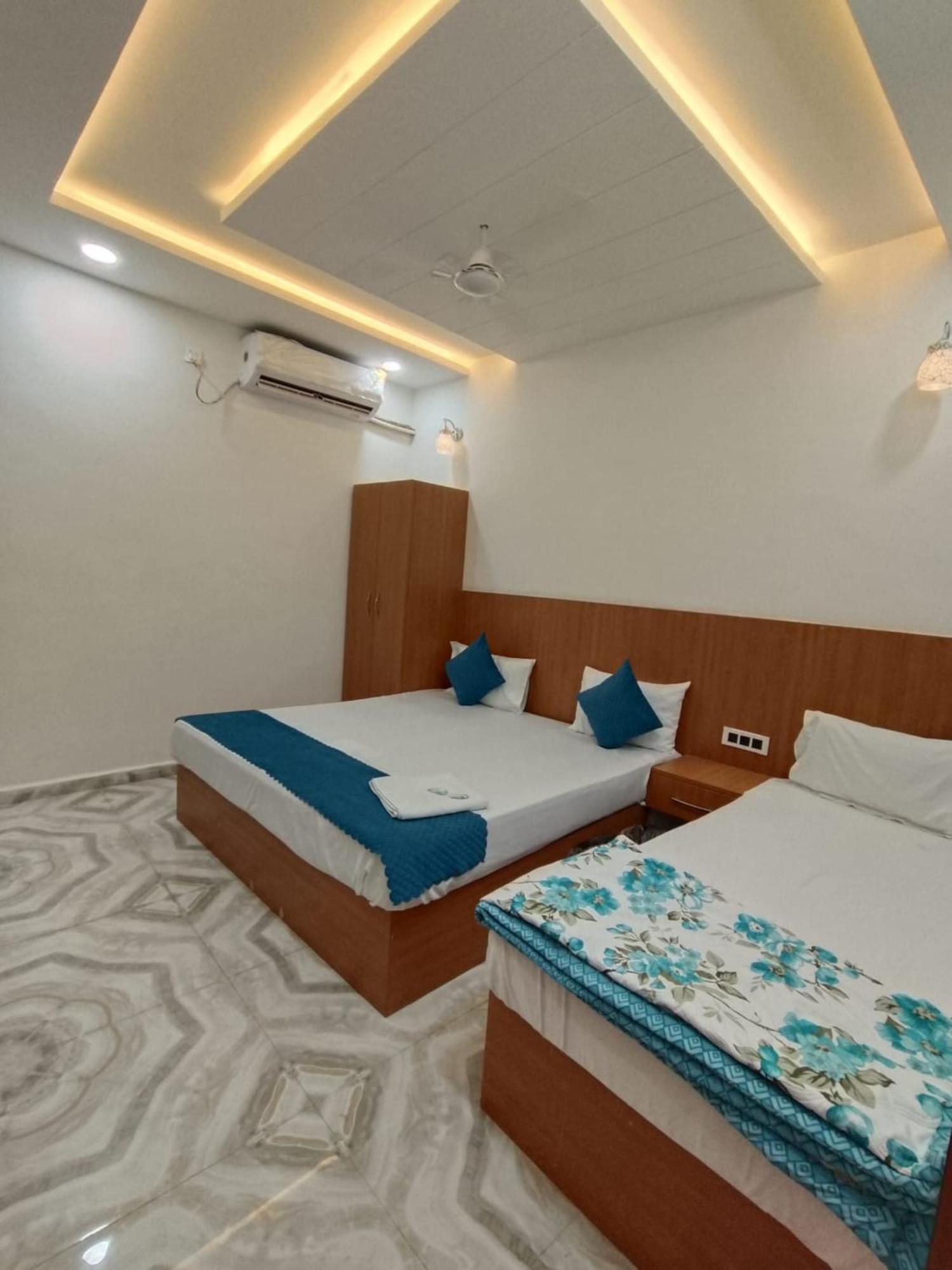Nirmala Palace Near Shri Ram Janmabhoomi 600m Hotel