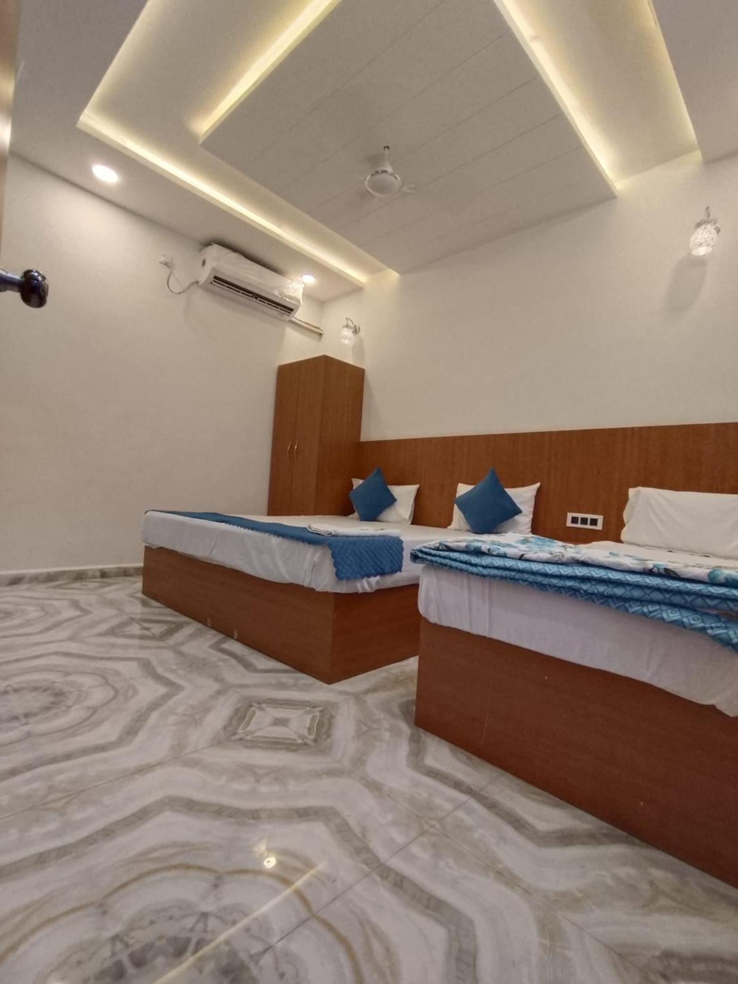 Nirmala Palace Near Shri Ram Janmabhoomi 600m Ayodhya