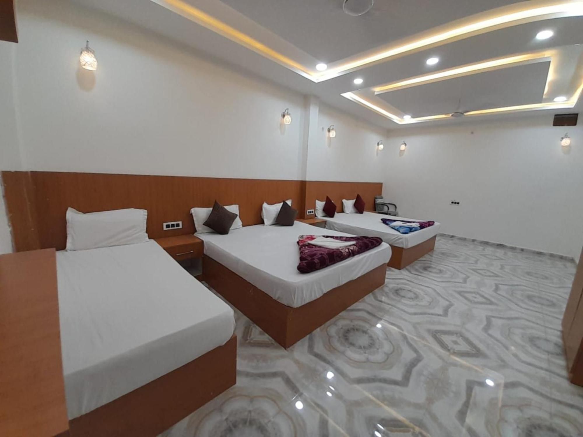 Nirmala Palace Near Shri Ram Janmabhoomi 600m Hotel 3*