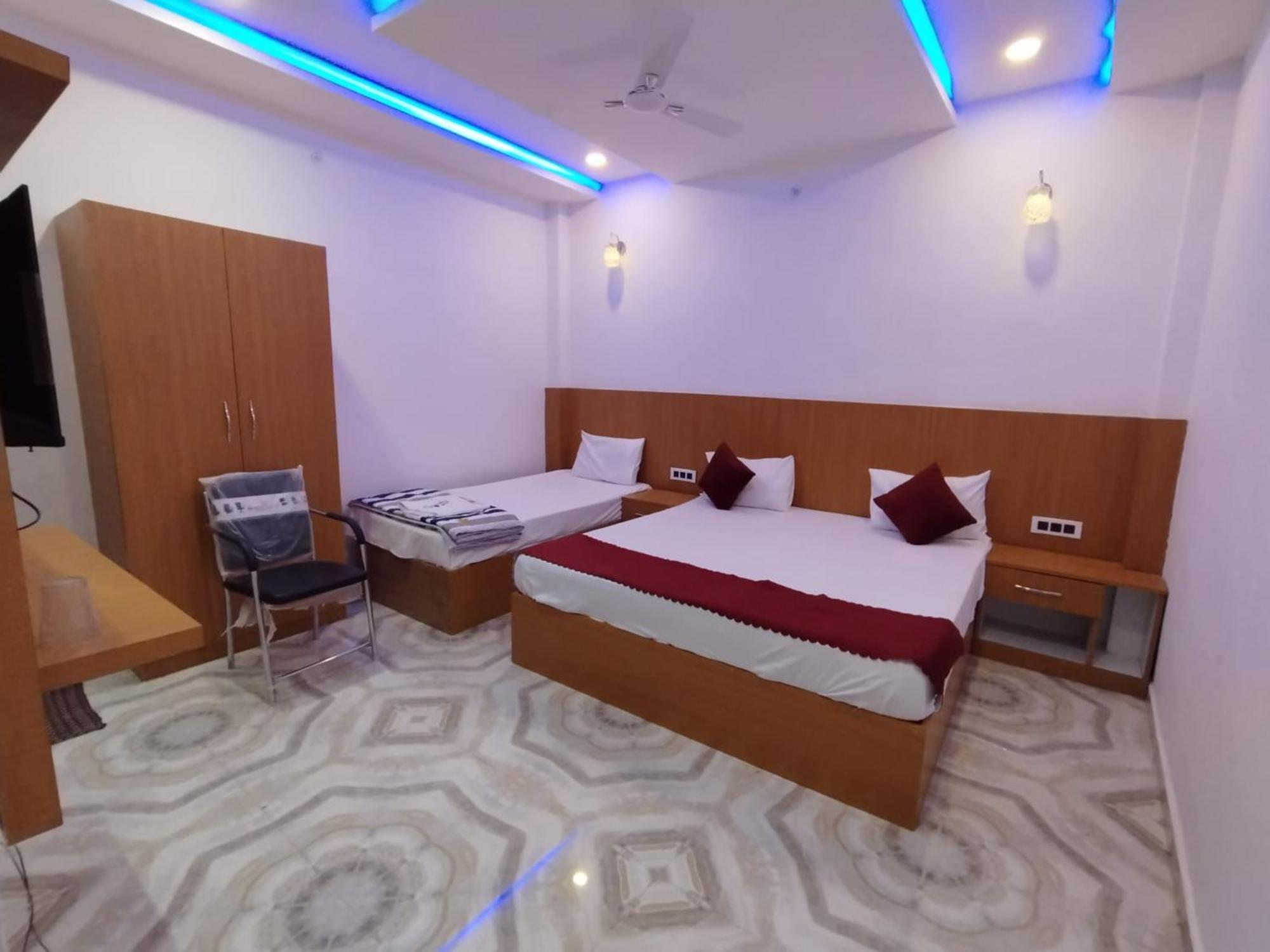 Nirmala Palace Near Shri Ram Janmabhoomi 600m Ayodhya