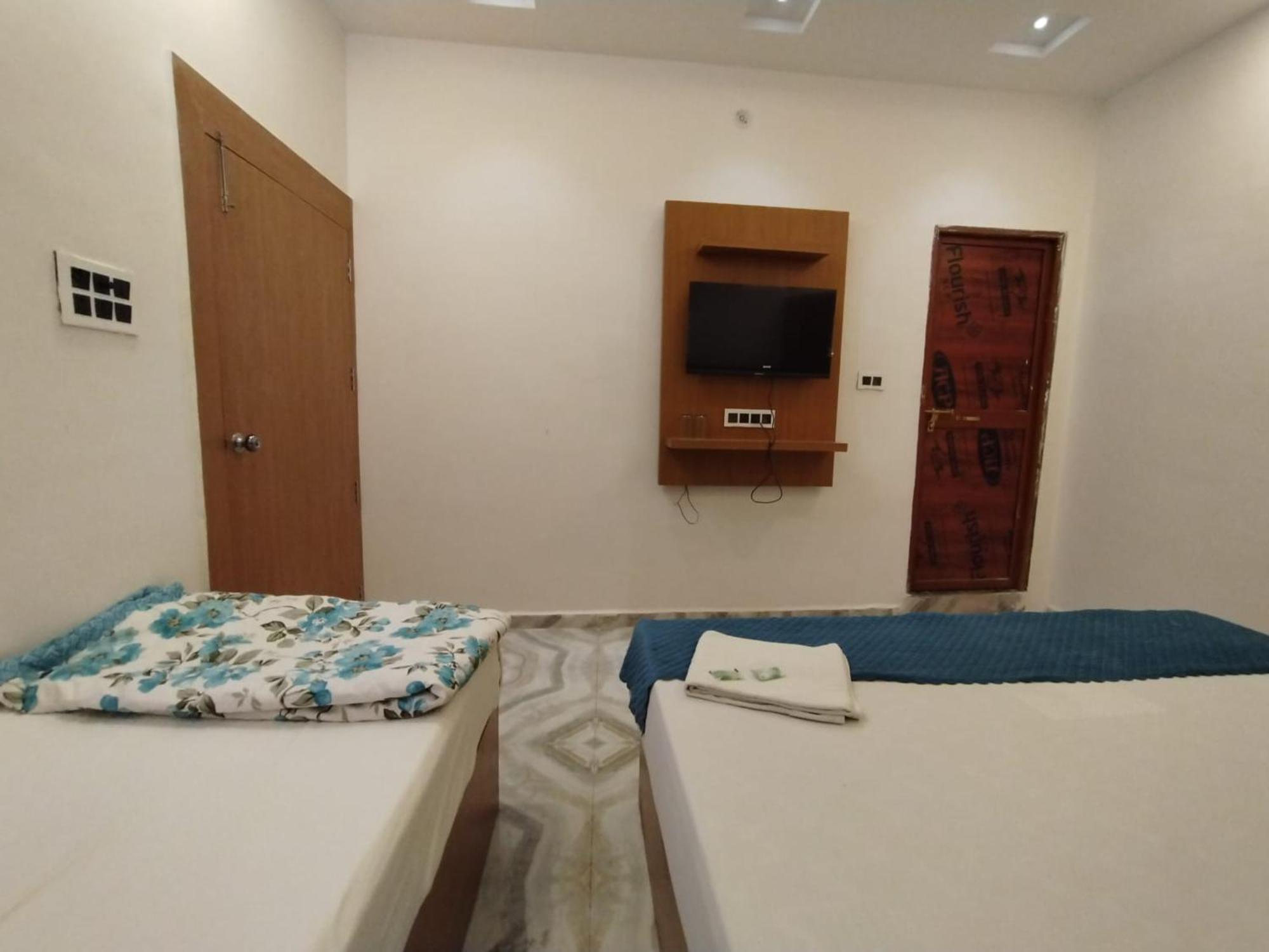 Nirmala Palace Near Shri Ram Janmabhoomi 600m 3* Ayodhya