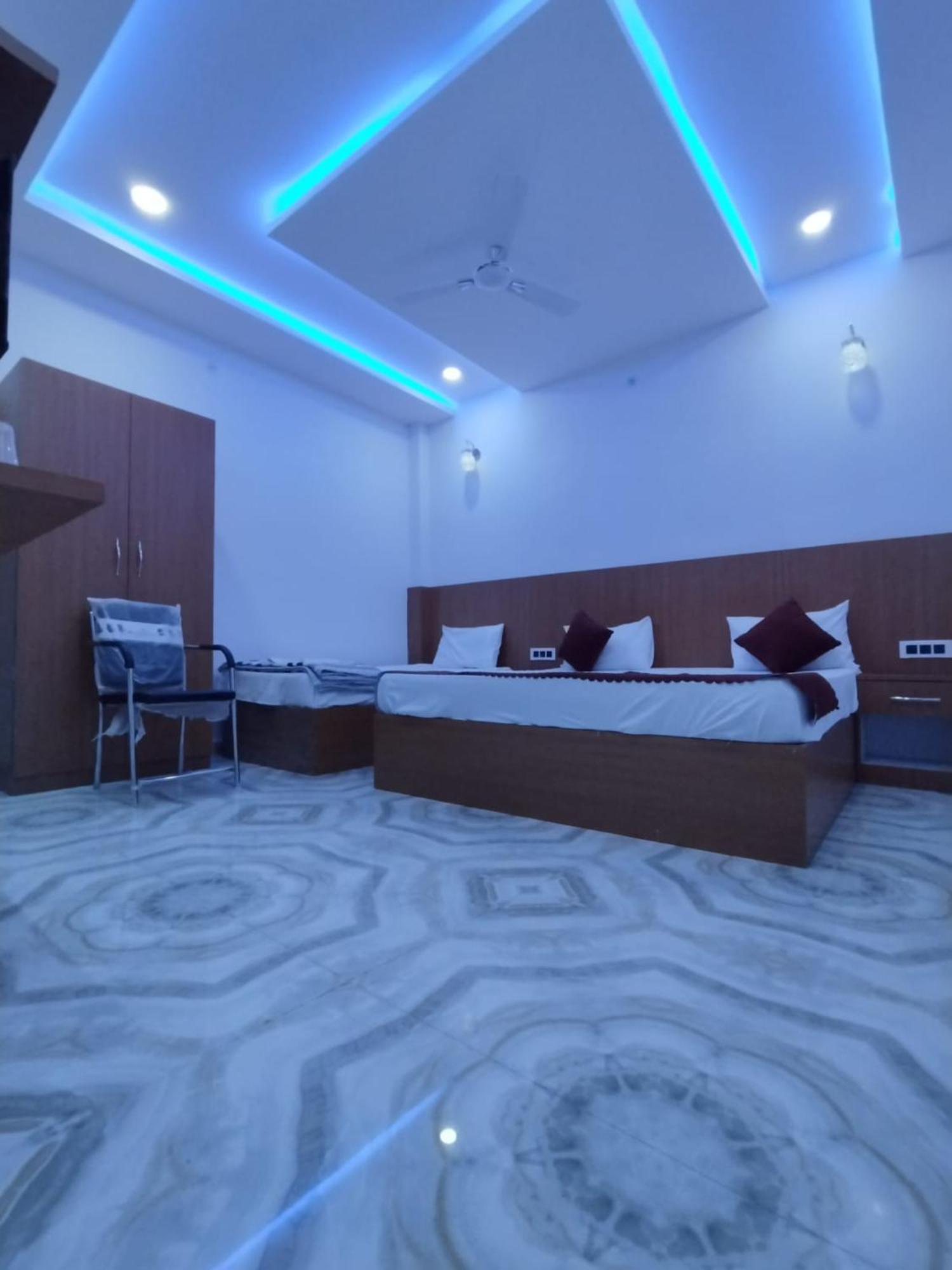 Nirmala Palace Near Shri Ram Janmabhoomi 600m Hotel Ayodhya