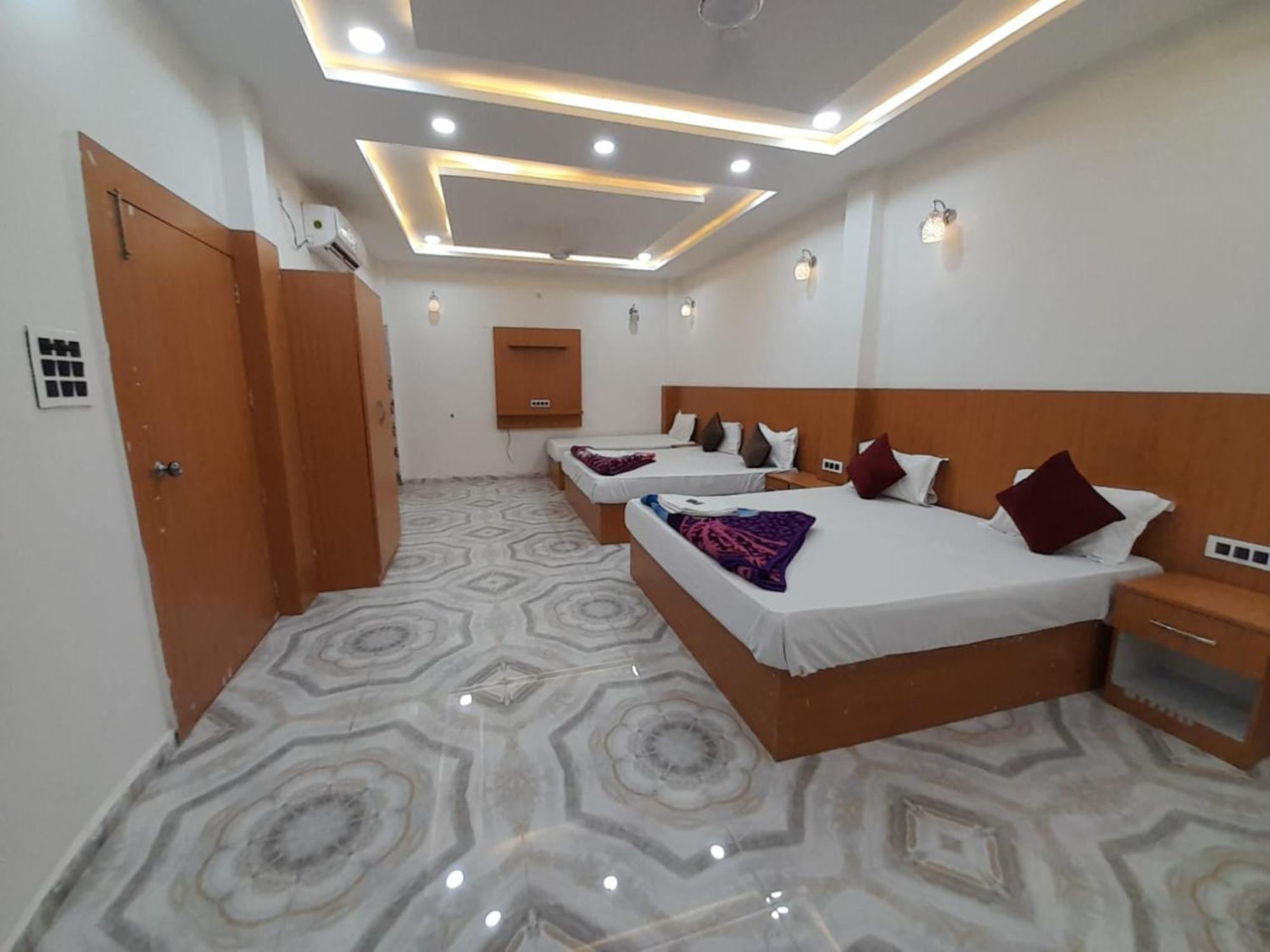 Nirmala Palace Near Shri Ram Janmabhoomi 600m Ayodhya