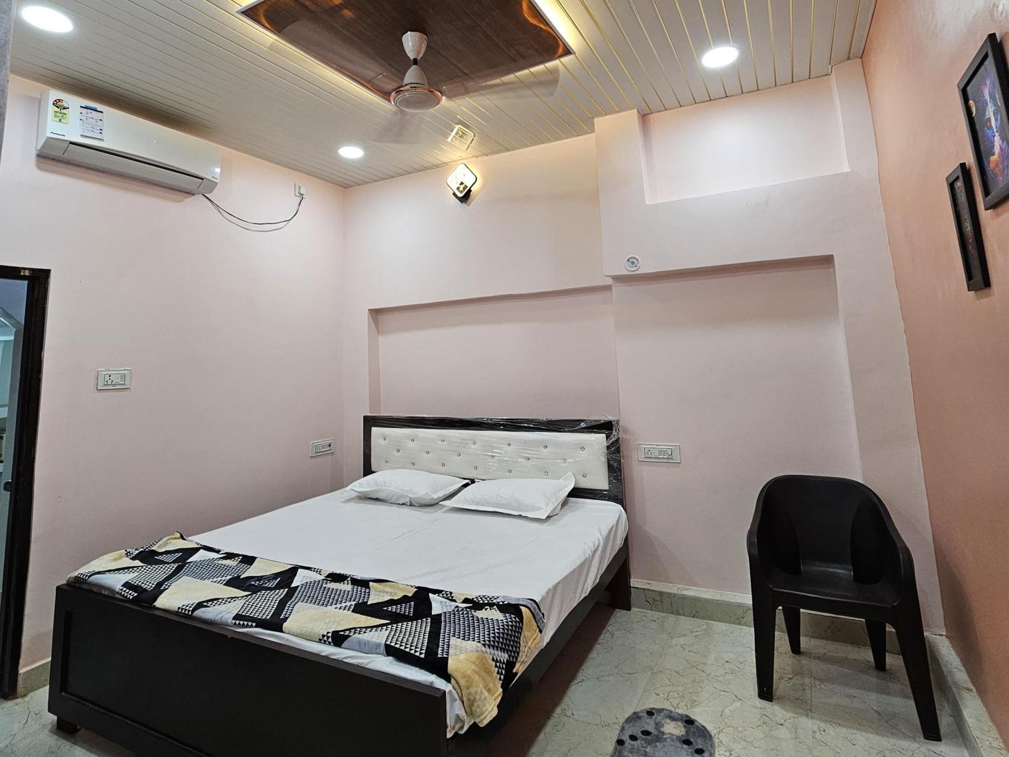 Shri Mahaveer Residency Homestay Ayodhya