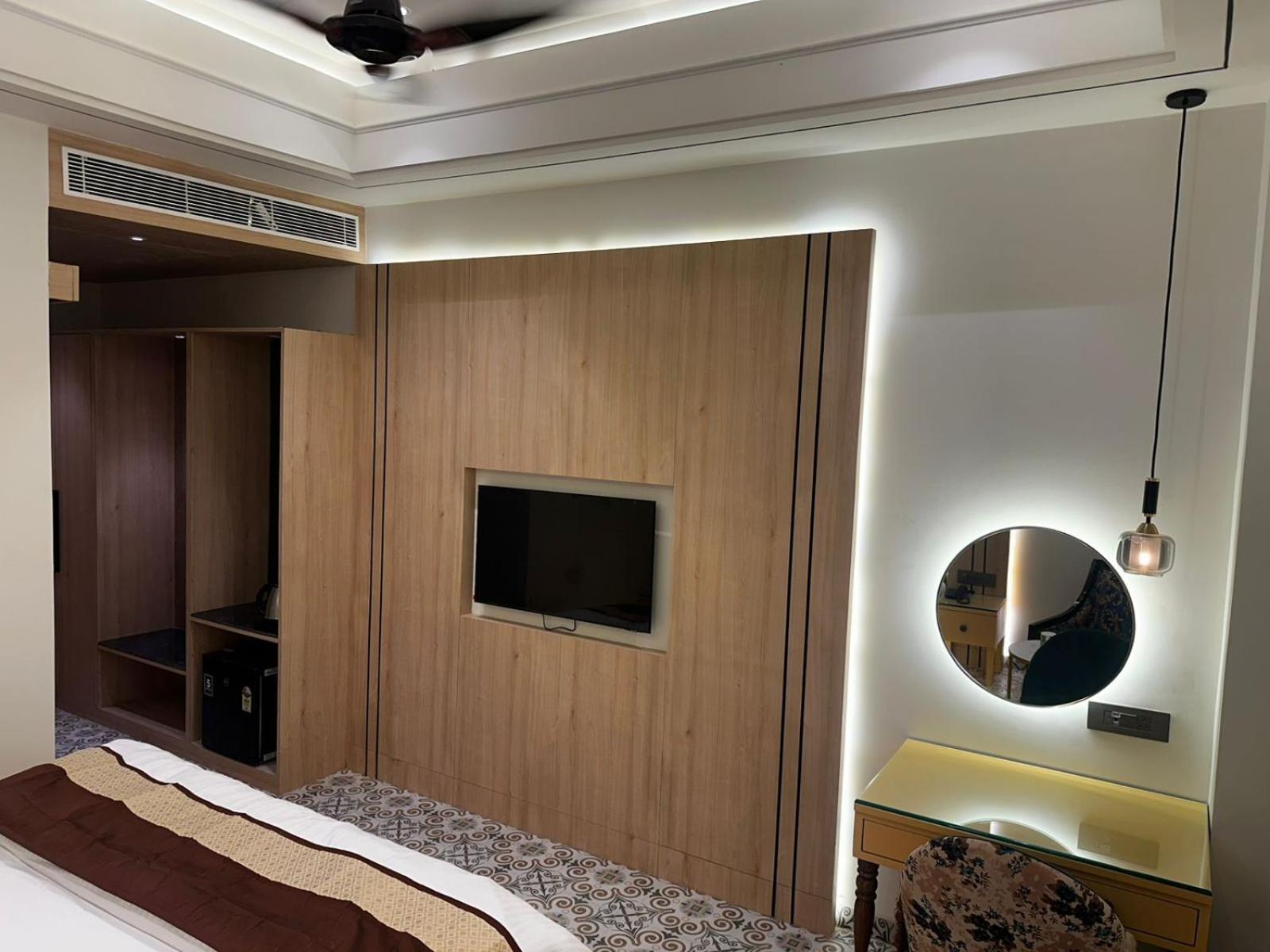 The Raghavas' Hotel 3*