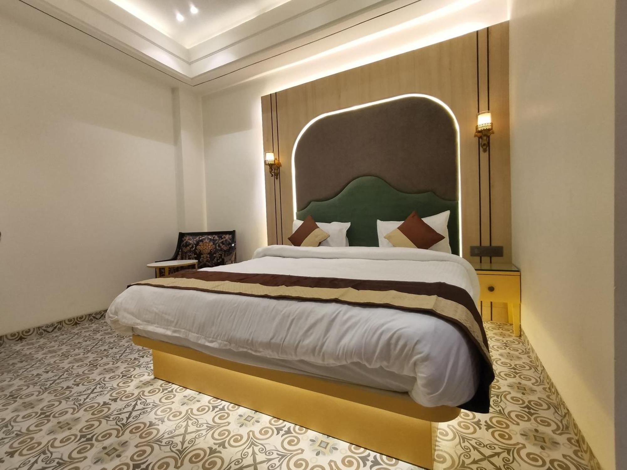 The Raghavas' Hotel