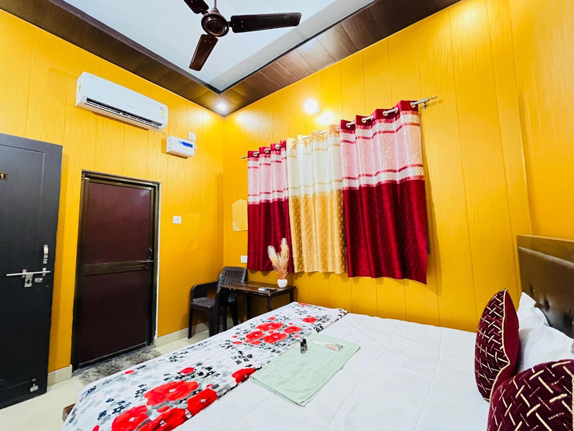 Krishnanand Palace Ram Mandir 900 Mtr Holiday home Ayodhya
