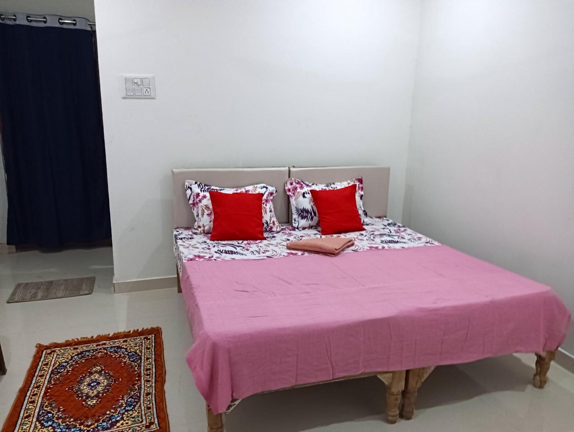 Kedar Guest house *
