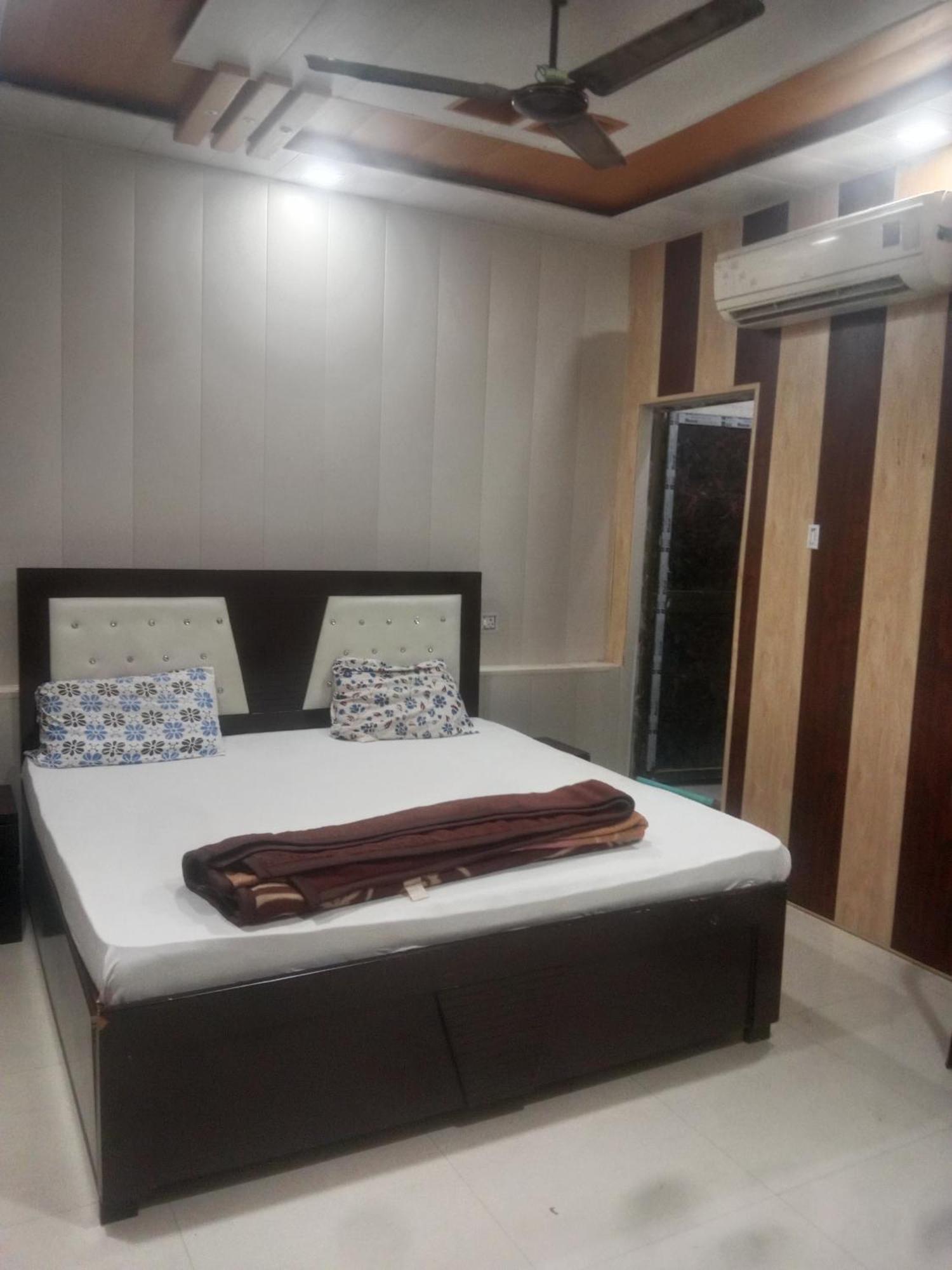 Guest house Shri Ramlala Dharmshala Ayodhya