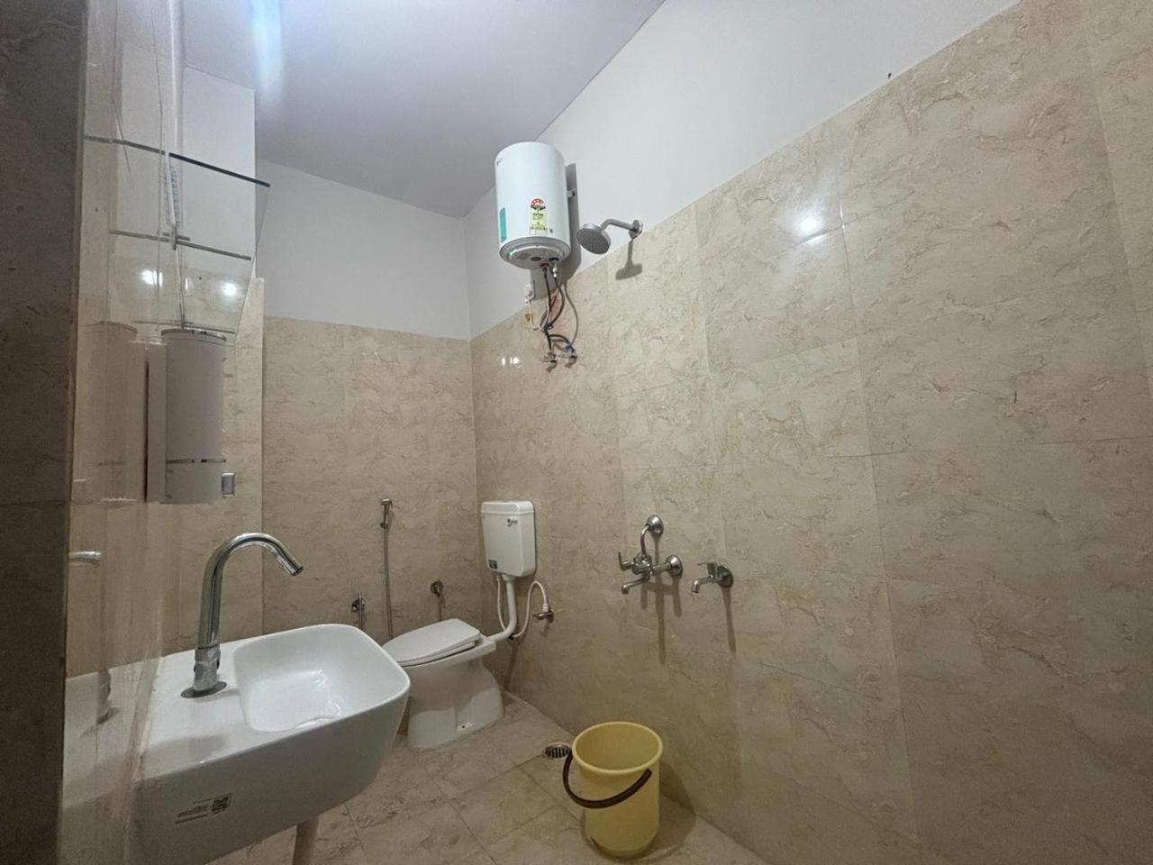 Nirvana Guest House, Near Ram Mandir