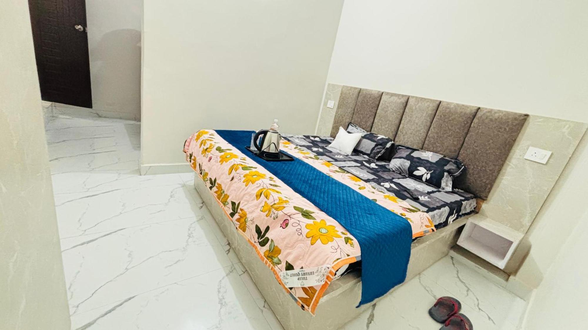Nirvana Guest House, Near Ram Mandir Homestay