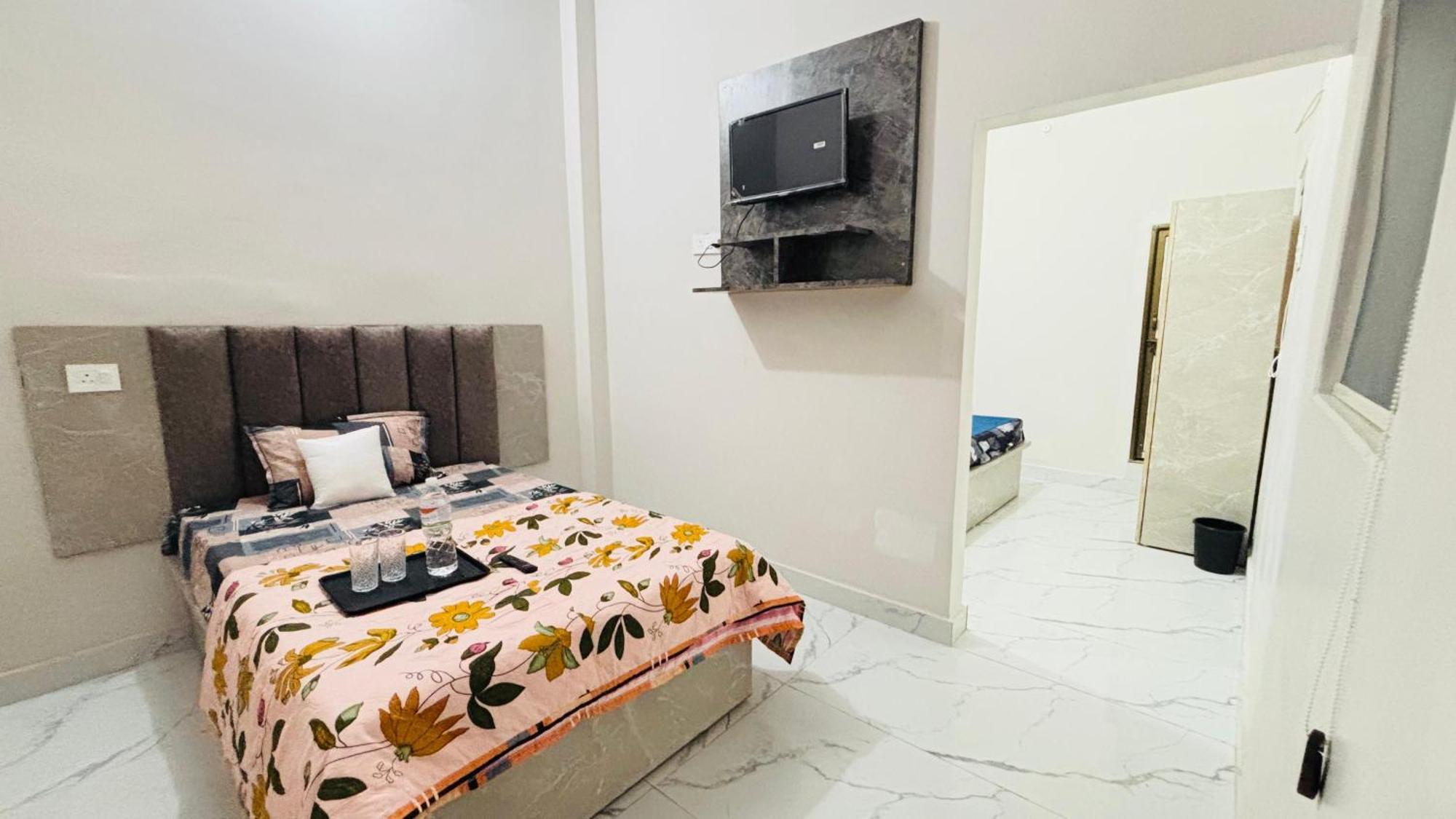 Nirvana Guest House, Near Ram Mandir * Ayodhya