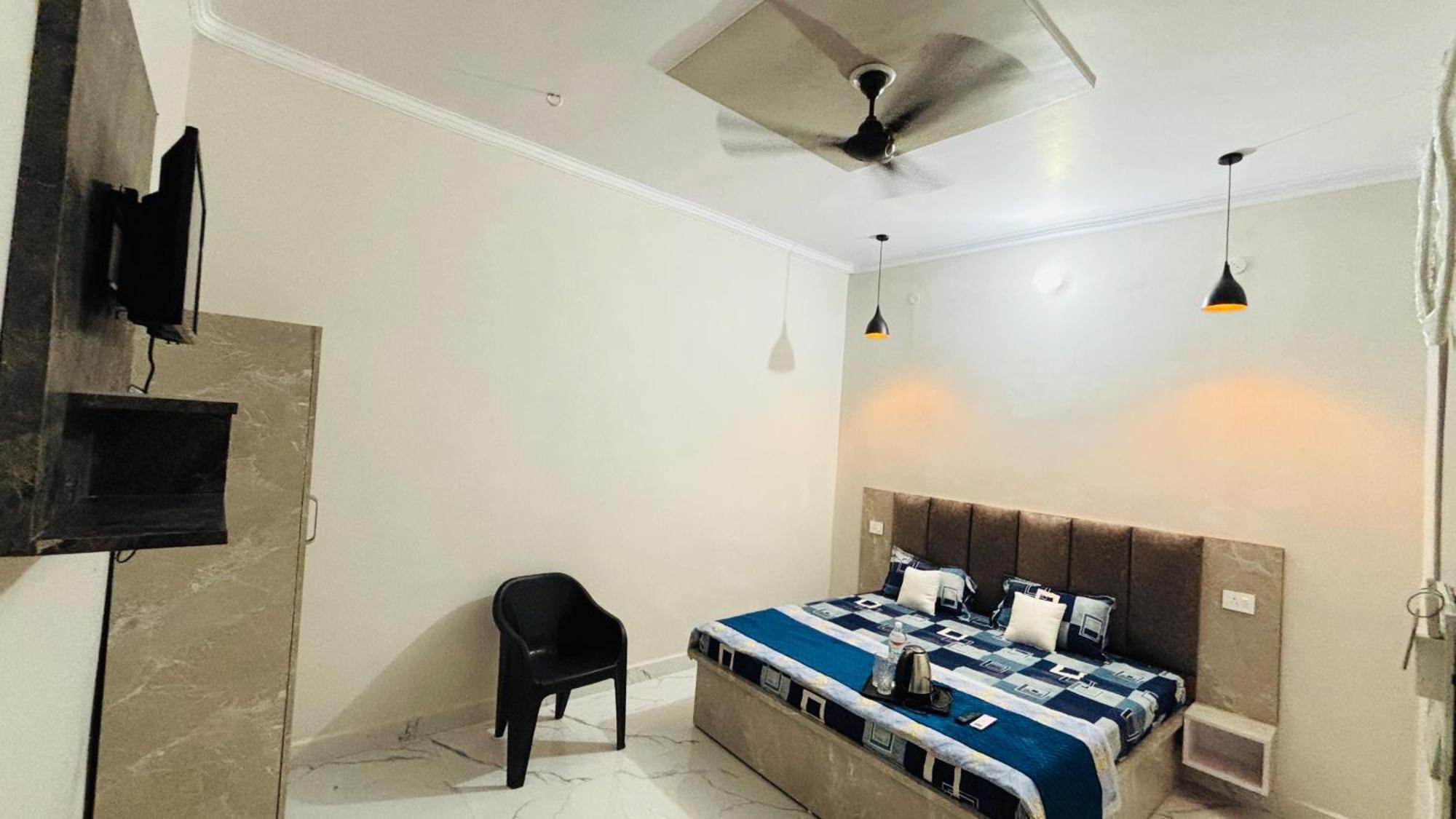 Nirvana Guest House, Near Ram Mandir Homestay *