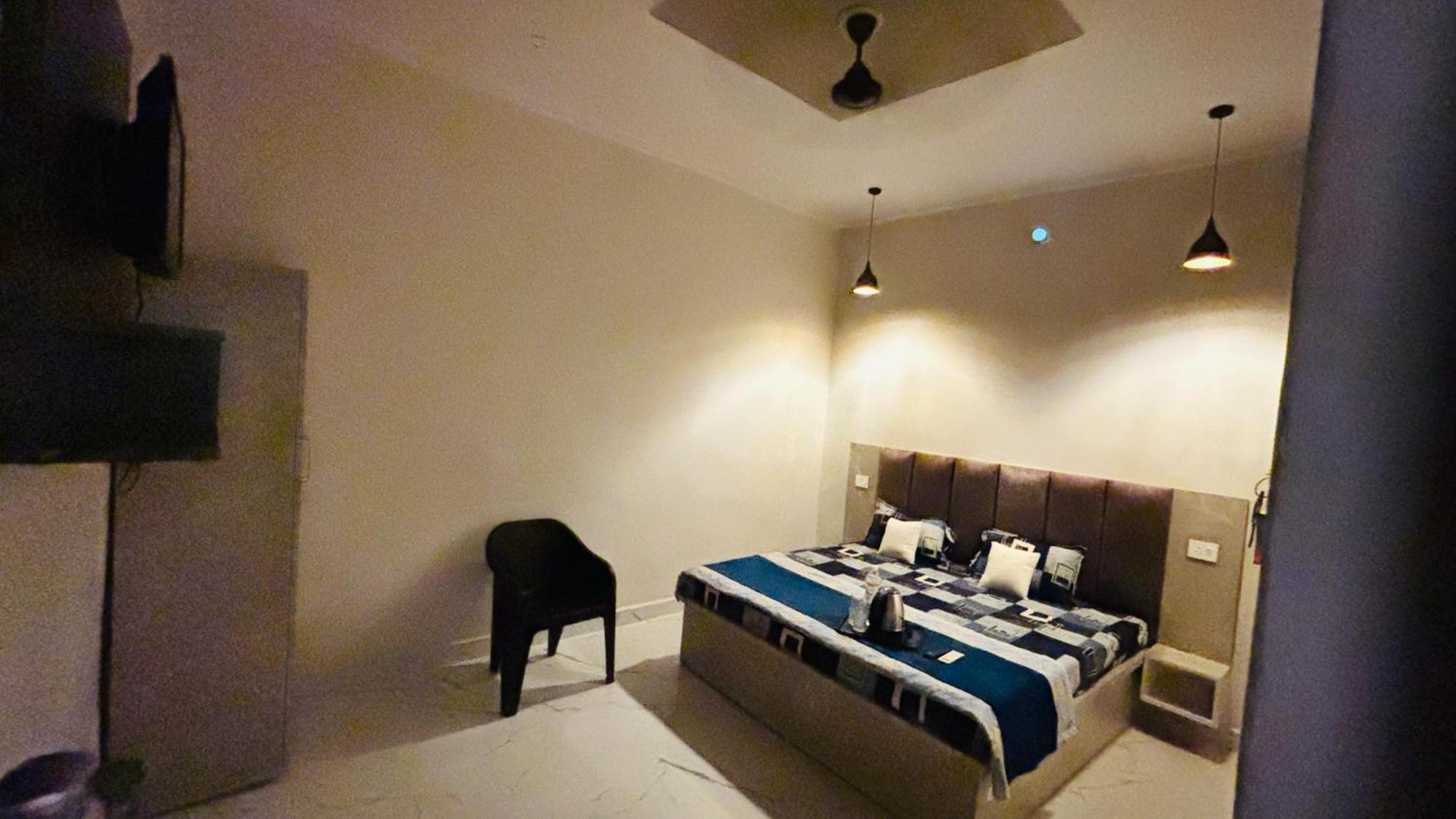Nirvana Guest House, Near Ram Mandir *