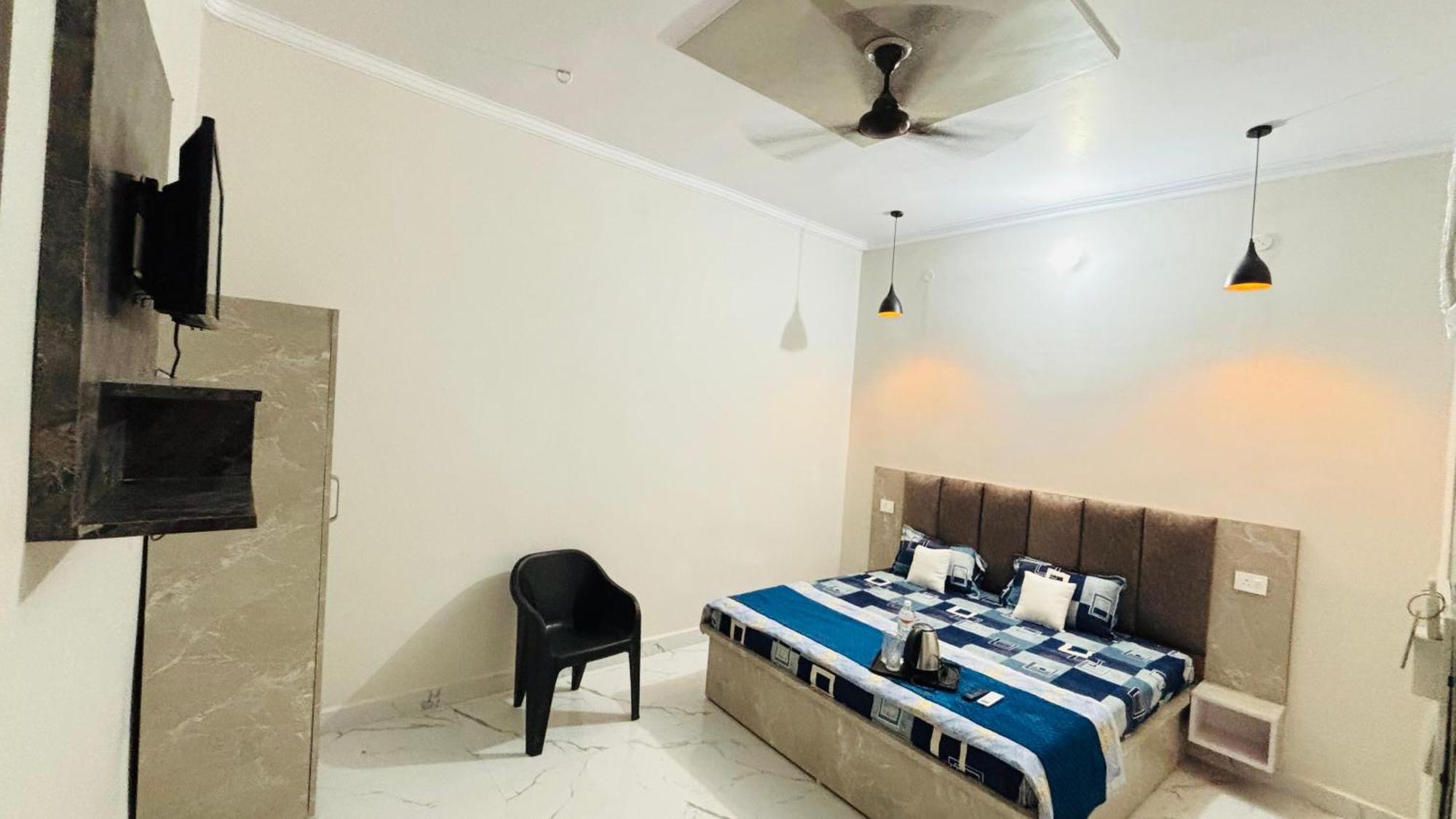 Homestay Nirvana Guest House, Near Ram Mandir
