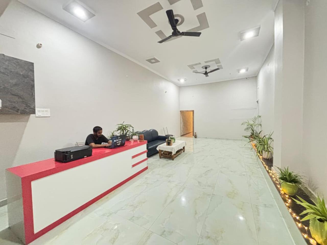 Nirvana Guest House, Near Ram Mandir *