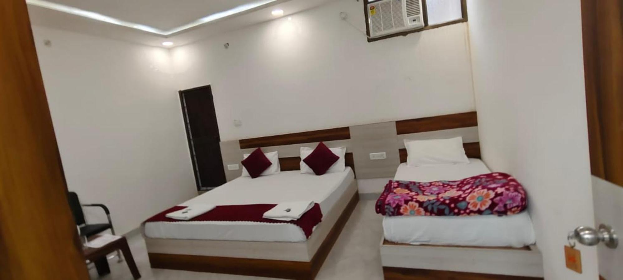 Hotel Ram Krishna Palace - Near Shree Ram Temple And Hanuman Garhi - Luxury Boutique