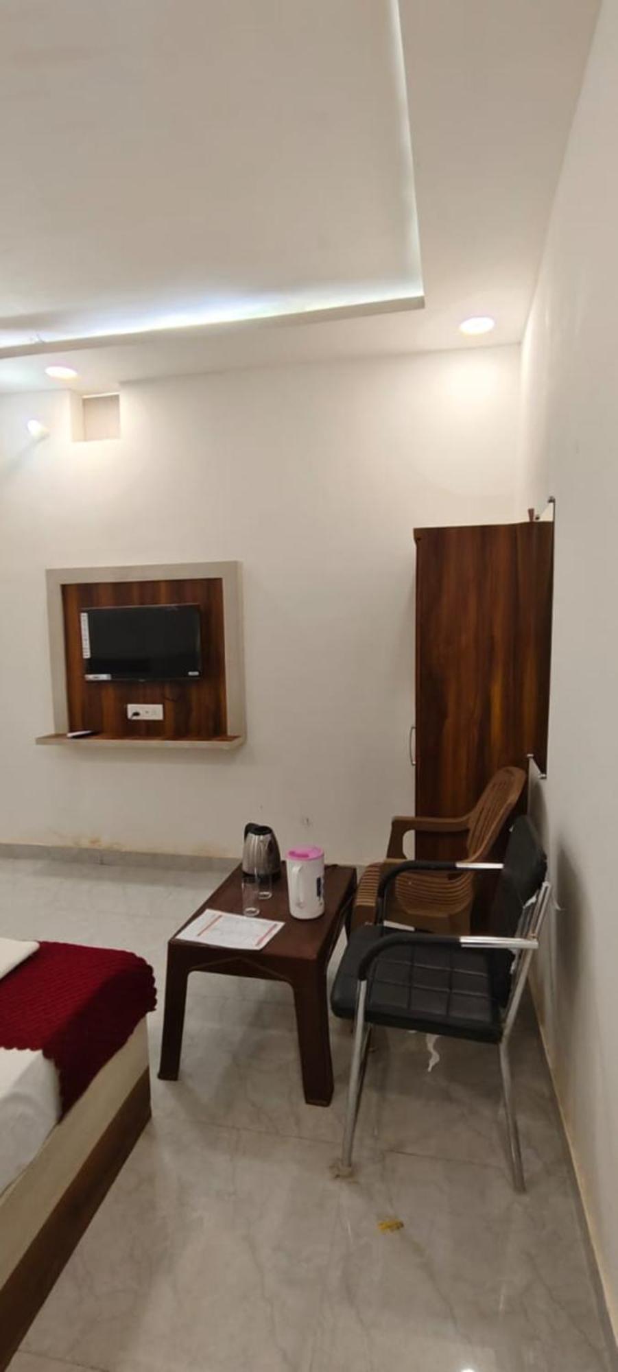 Hotel Ram Krishna Palace - Near Shree Ram Temple And Hanuman Garhi - Luxury Boutique Ayodhya