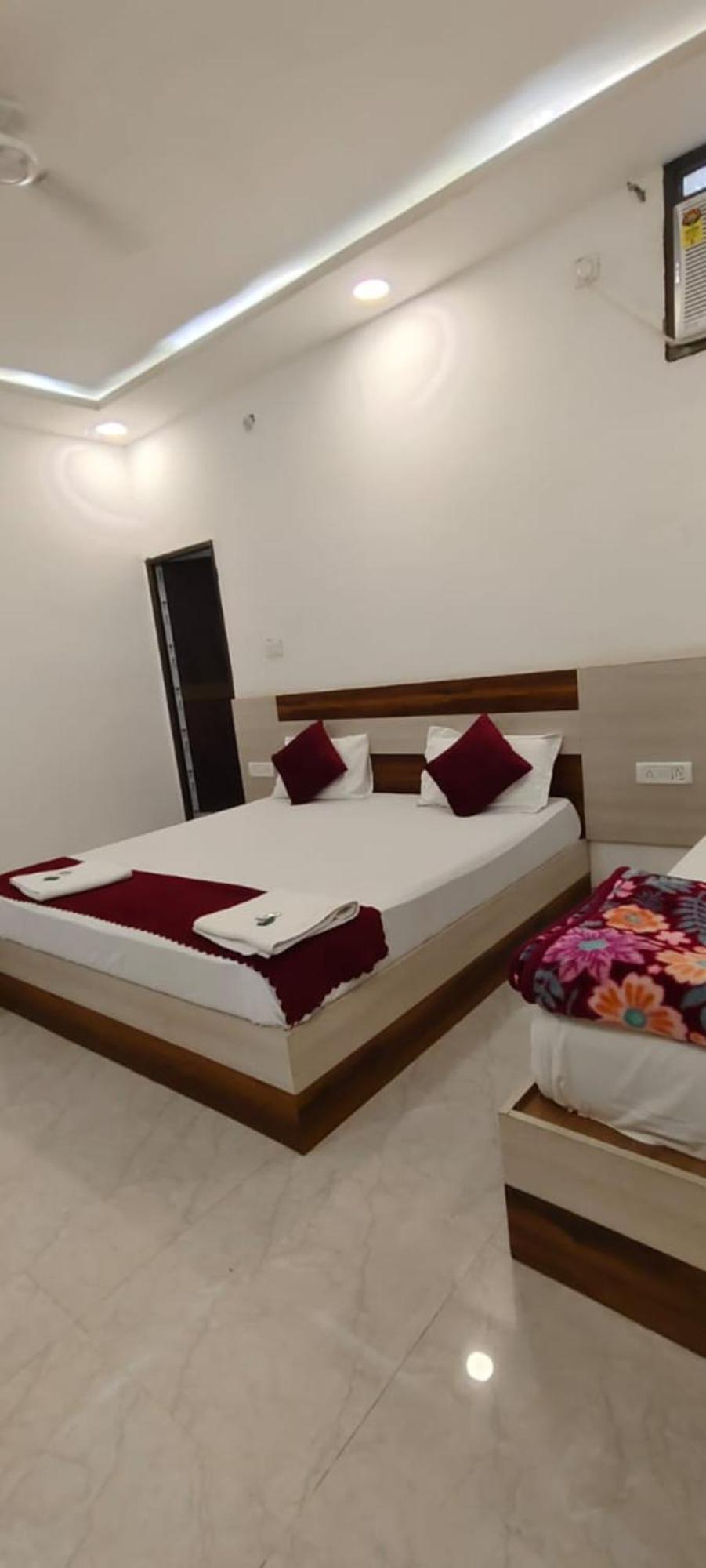 Hotel Ram Krishna Palace - Near Shree Ram Temple And Hanuman Garhi - Luxury Boutique