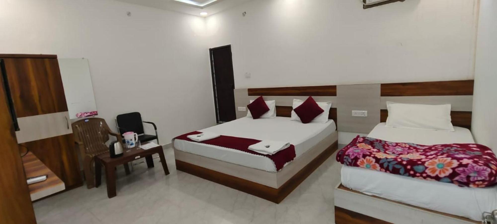 Ram Krishna Palace - Near Shree Ram Temple And Hanuman Garhi - Luxury Boutique Hotel