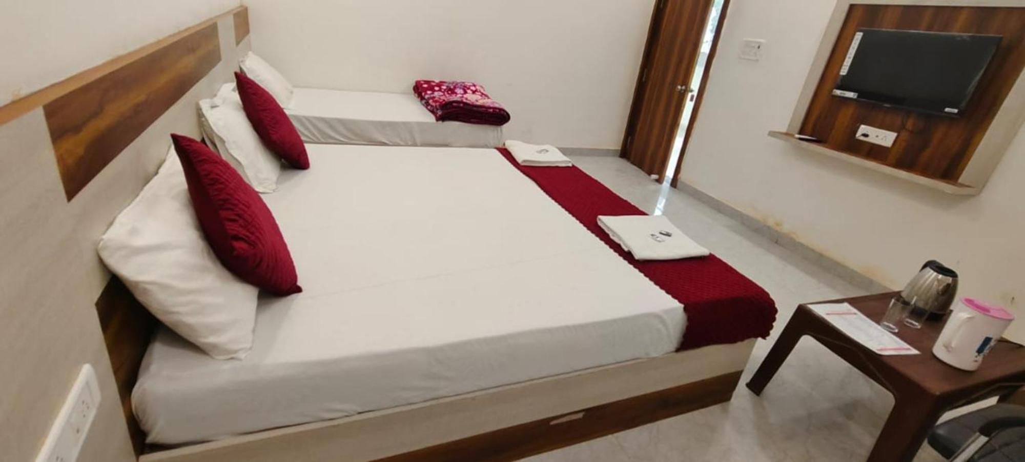 Ram Krishna Palace - Near Shree Ram Temple And Hanuman Garhi - Luxury Boutique Hotel