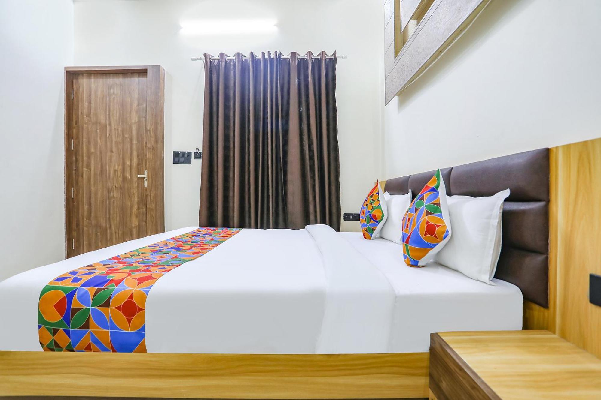 Fabhotel Square Jb Hotel Ayodhya