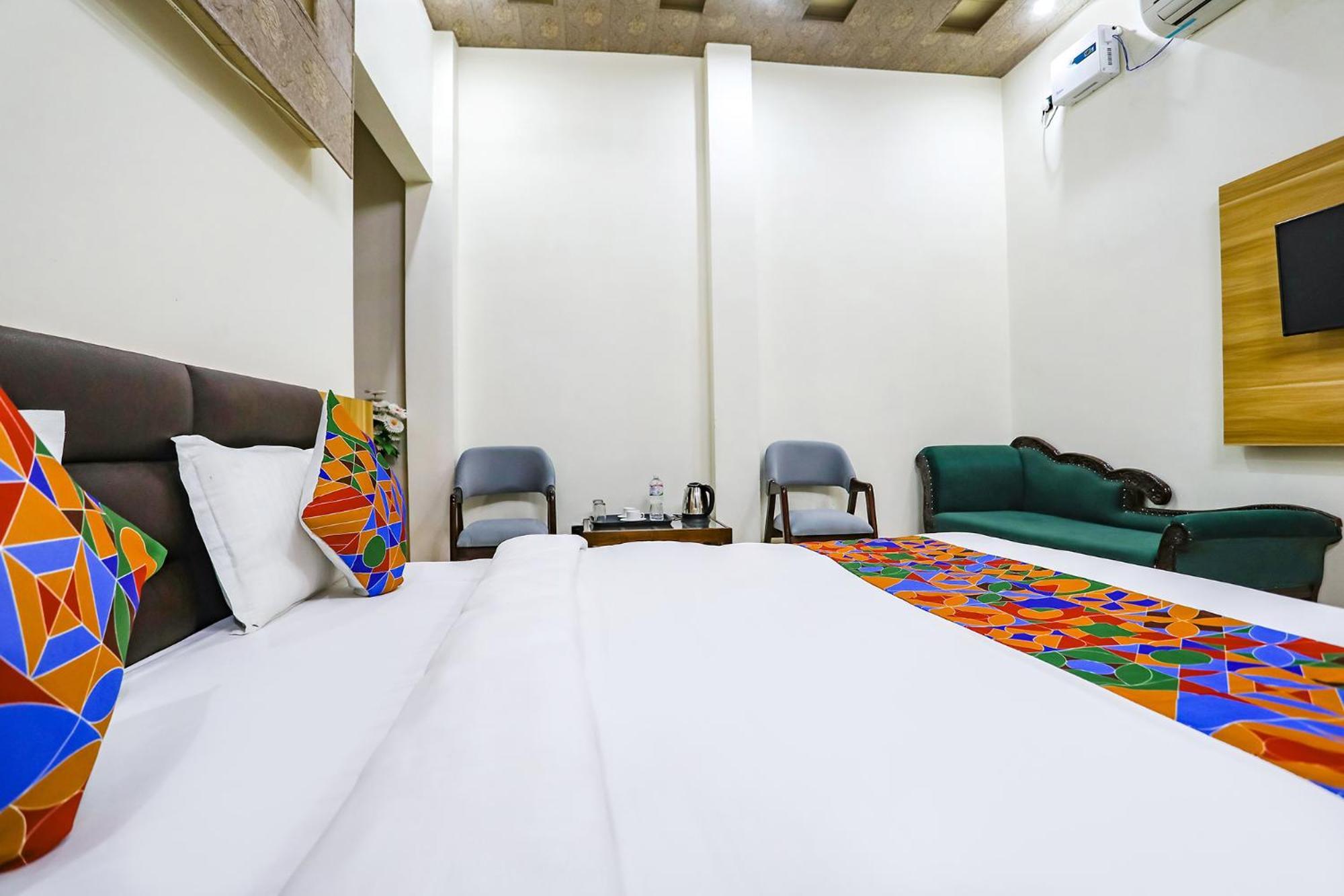 Fabhotel Square Jb Hotel 3*