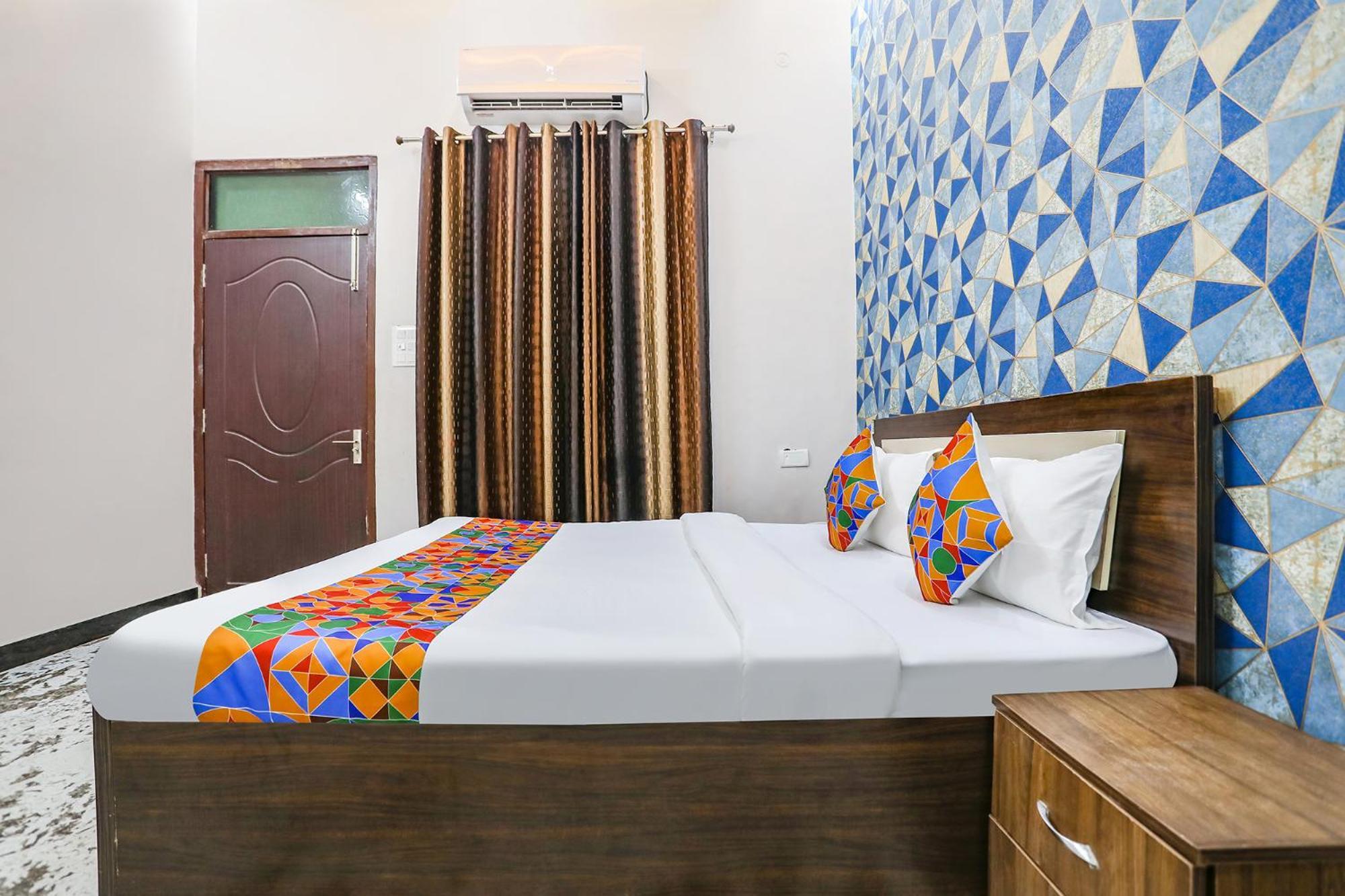Hotel Fabhotel Square Jb