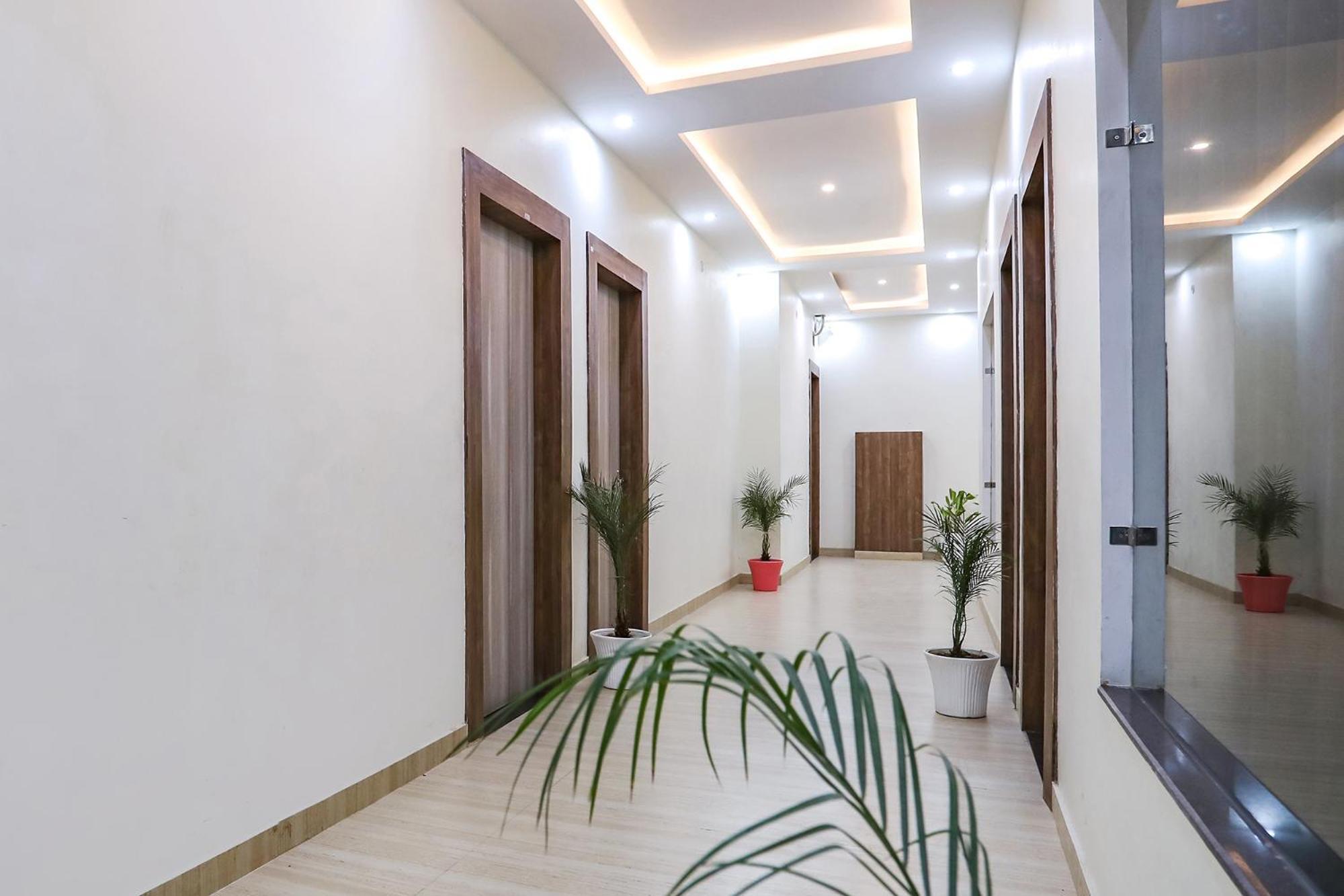 Fabhotel Square Jb Hotel Ayodhya