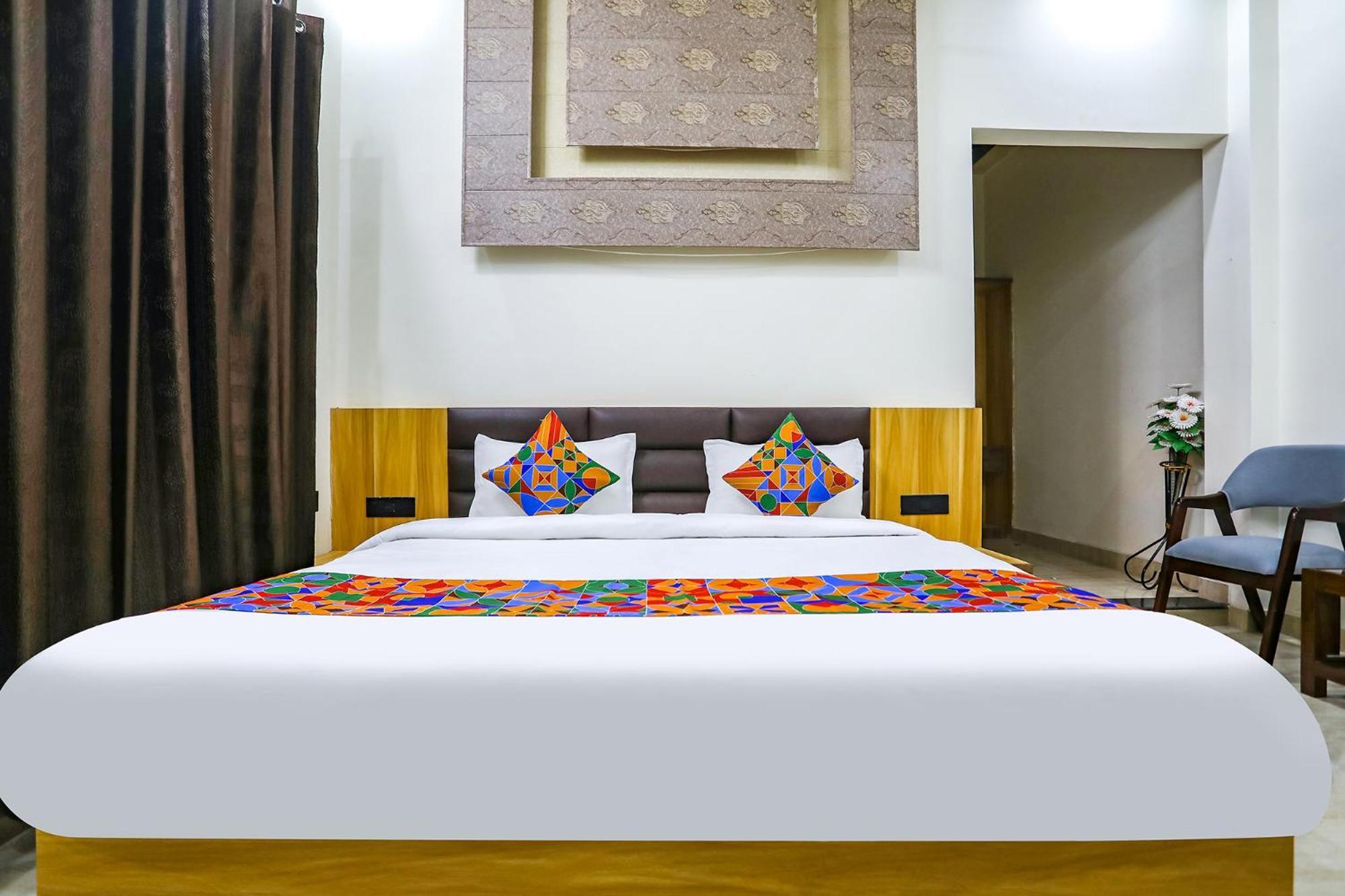 Hotel Fabhotel Square Jb Ayodhya