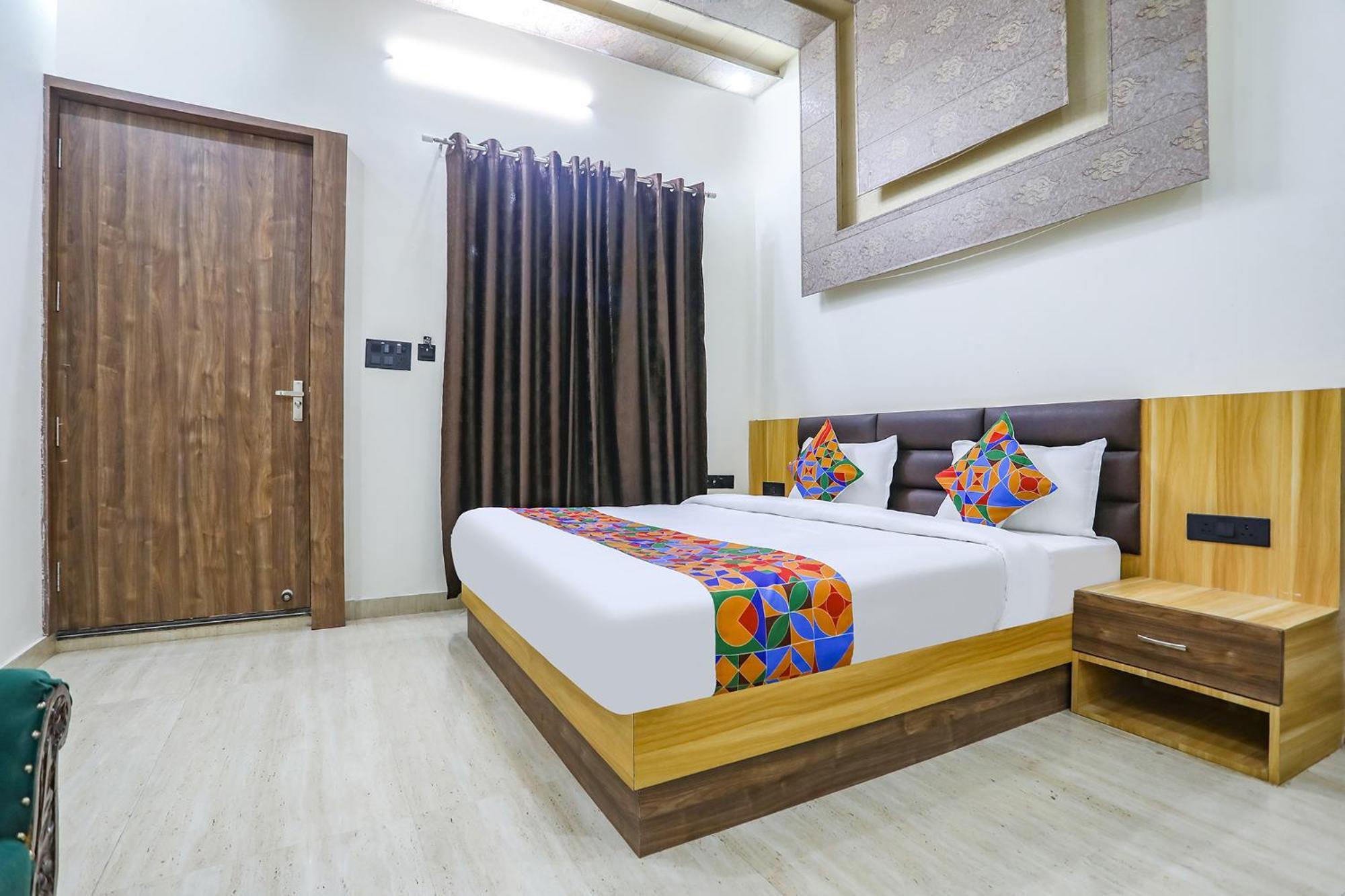 Hotel Fabhotel Square Jb 3*