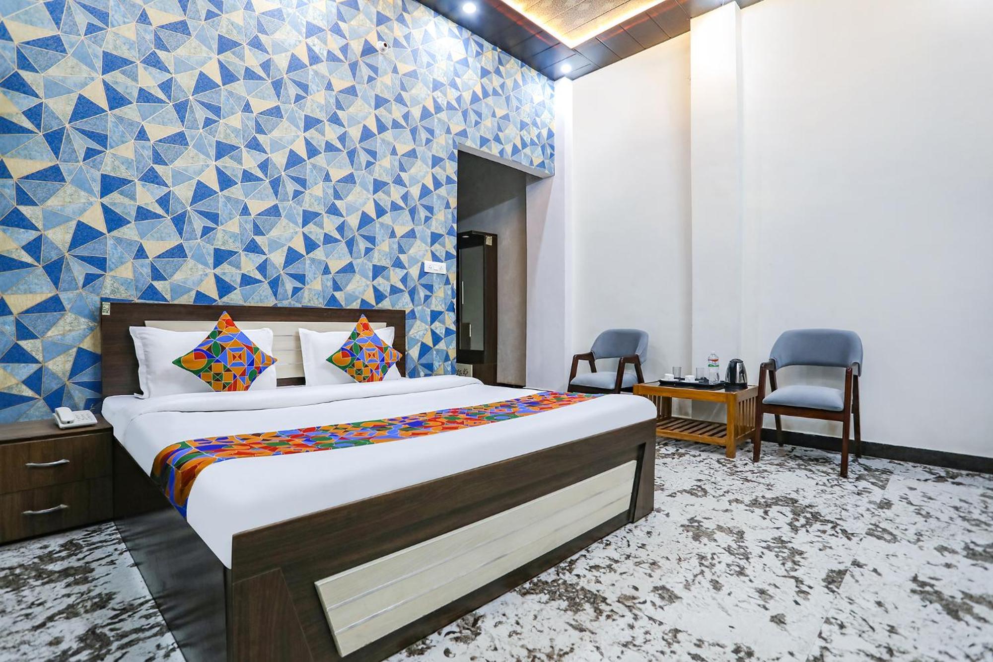 Hotel Fabhotel Square Jb Ayodhya