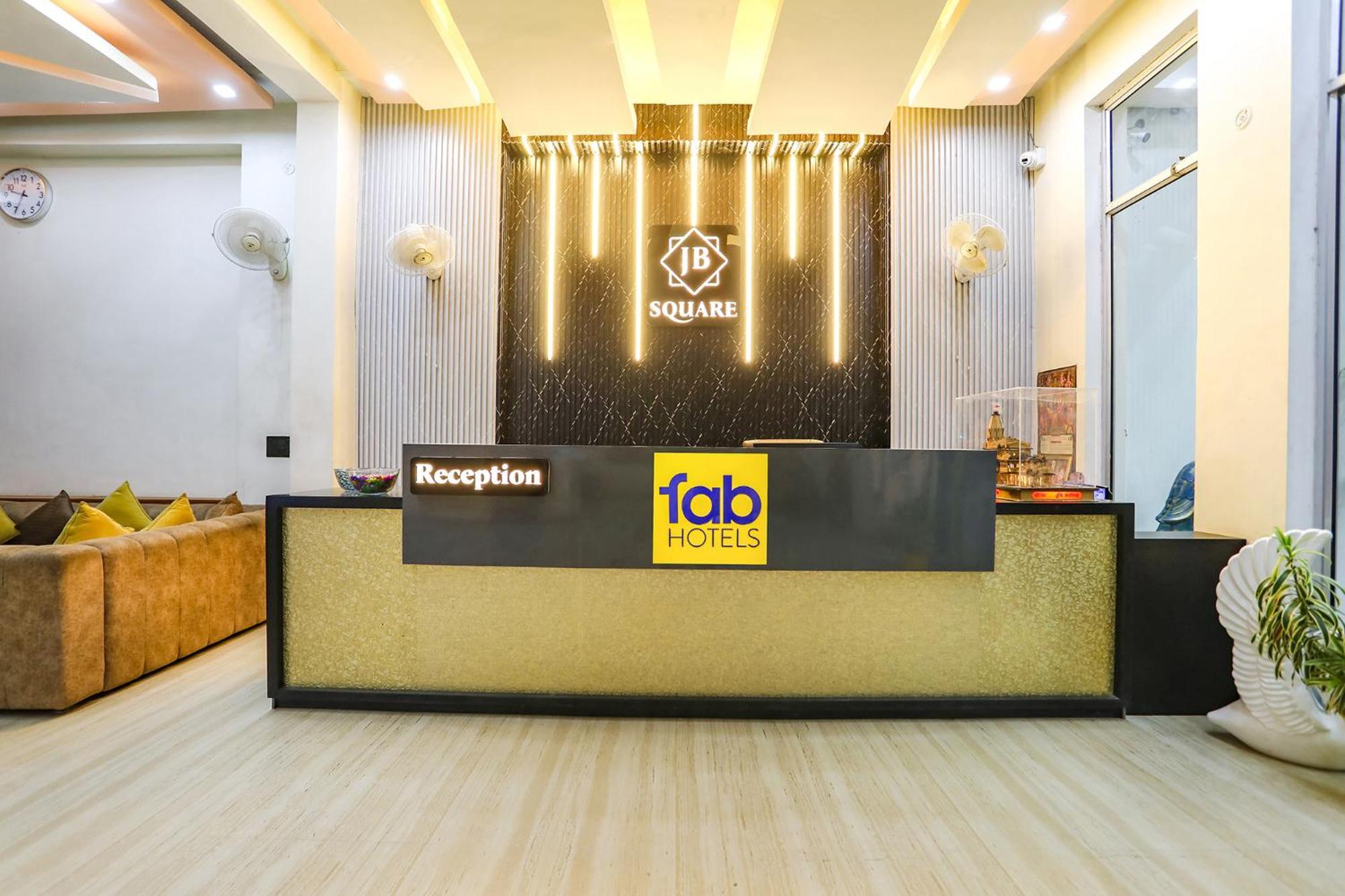 Fabhotel Square Jb Hotel 3*