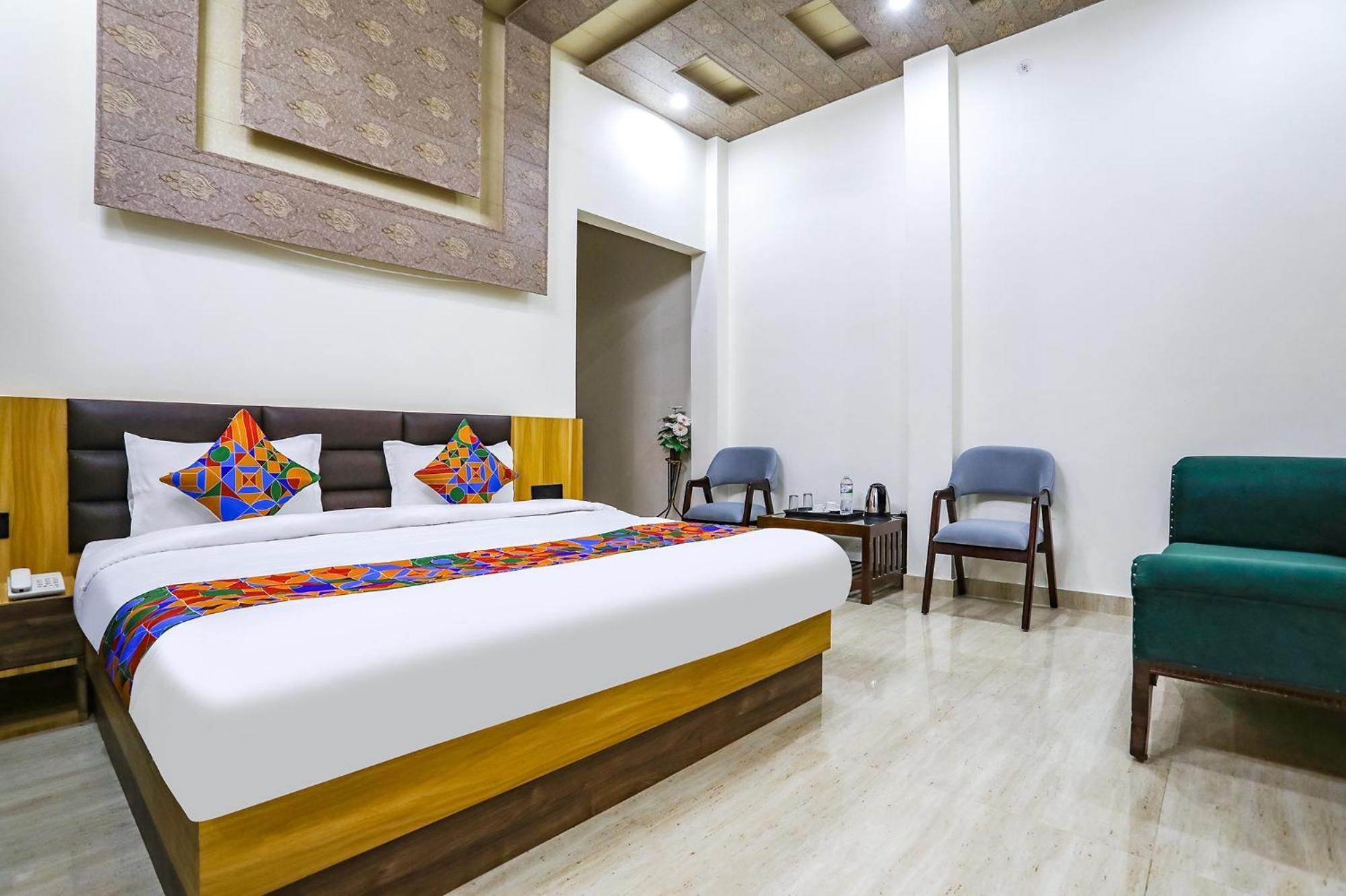 Fabhotel Square Jb Hotel Ayodhya