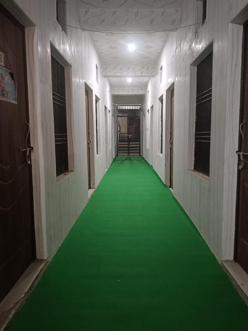 Ashu Homestay Apartment Ayodhya