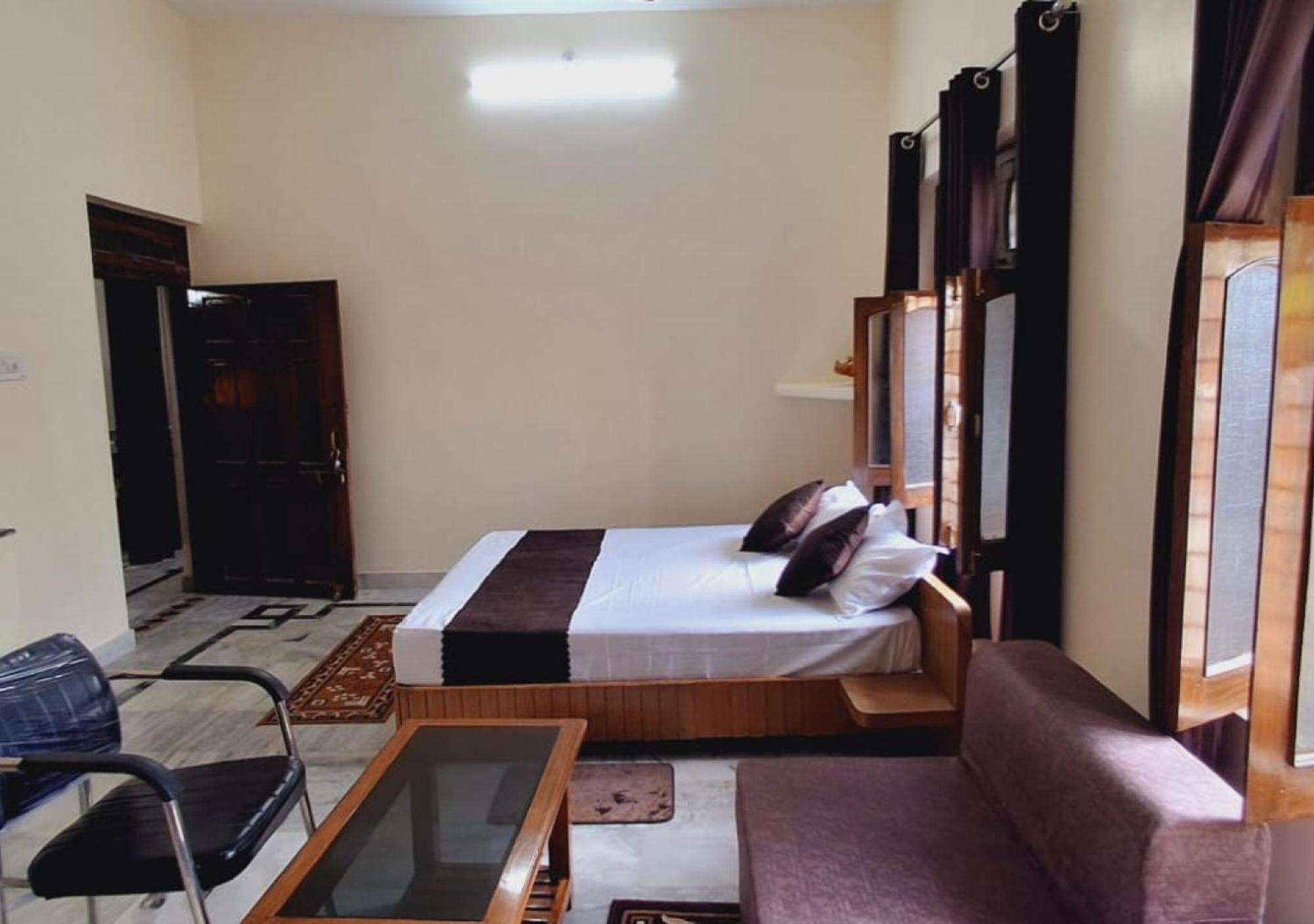 Sharan Homestay *