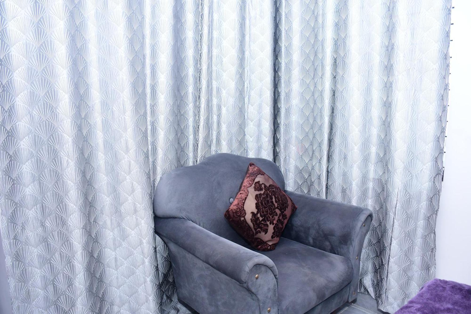 K B