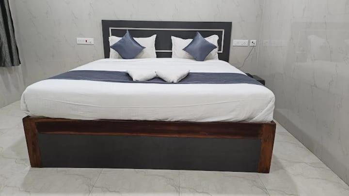 The Param Residency - A Unit Of Ramansh Hospitality 800 Meters From Ram Mandir 3*