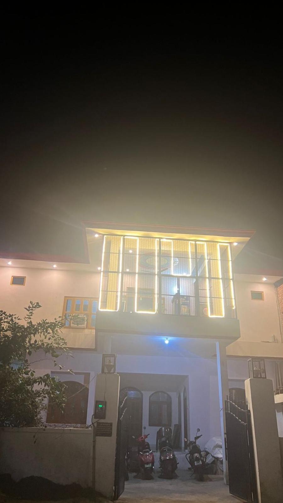 Guest house Veda Palace, 900 Meter Distancce From Temple Ayodhya