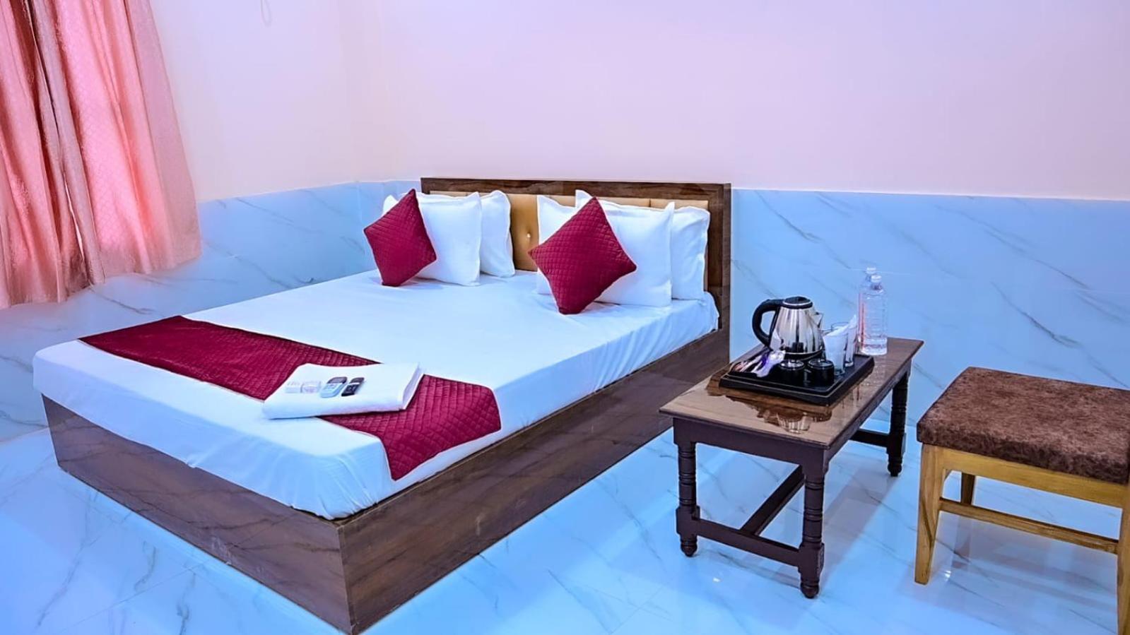The Raamans - Near Ram Mandir , A Unit Of Anvi Hotel