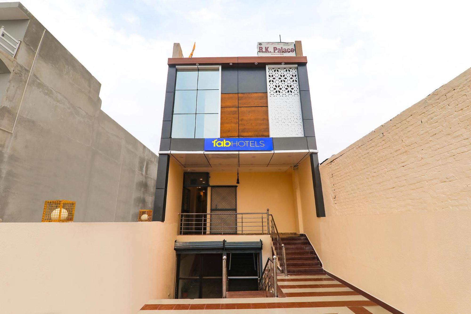 Hotel Fabhotel Rk Palace