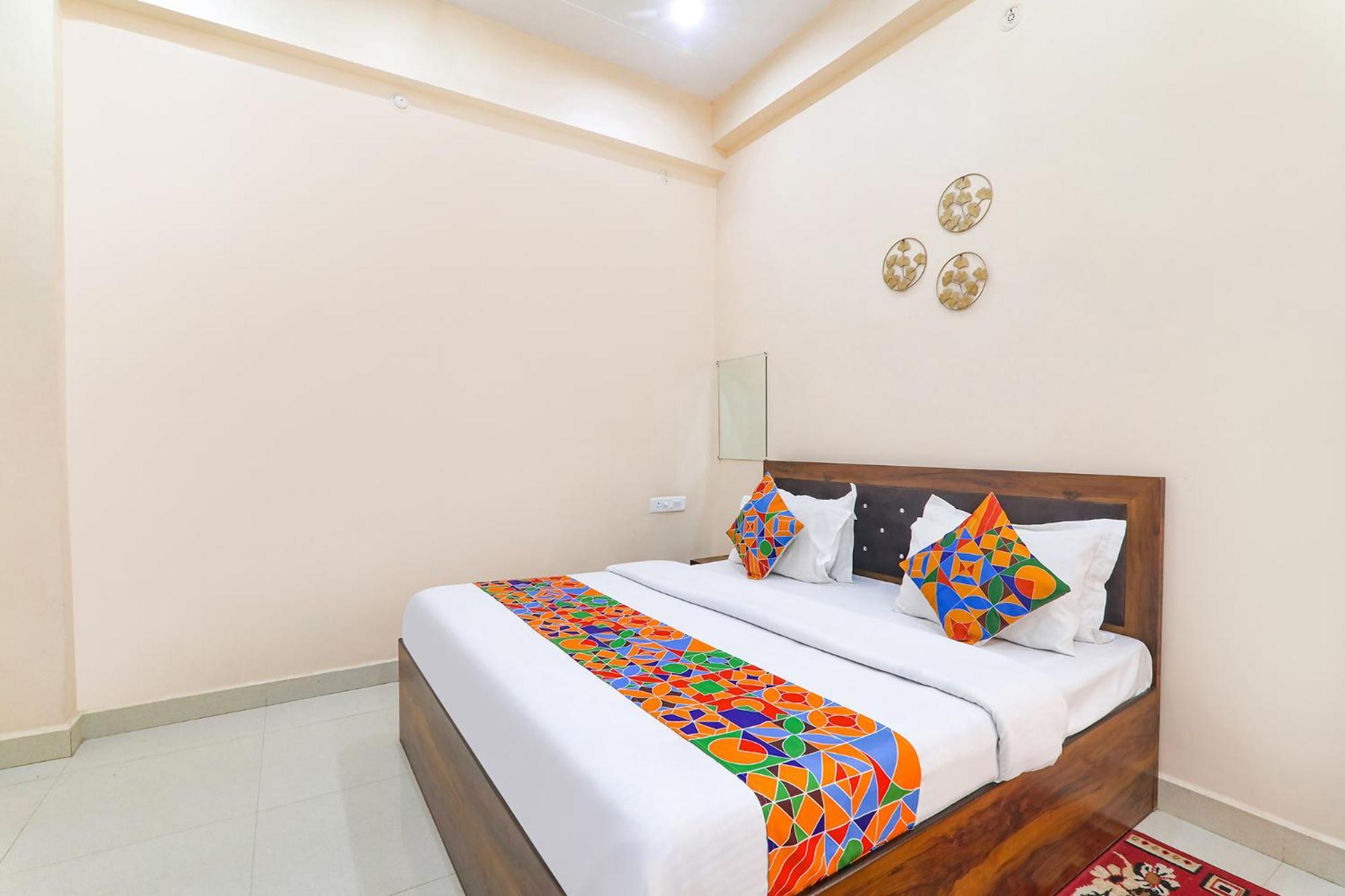 Hotel Fabhotel Rk Palace 3*