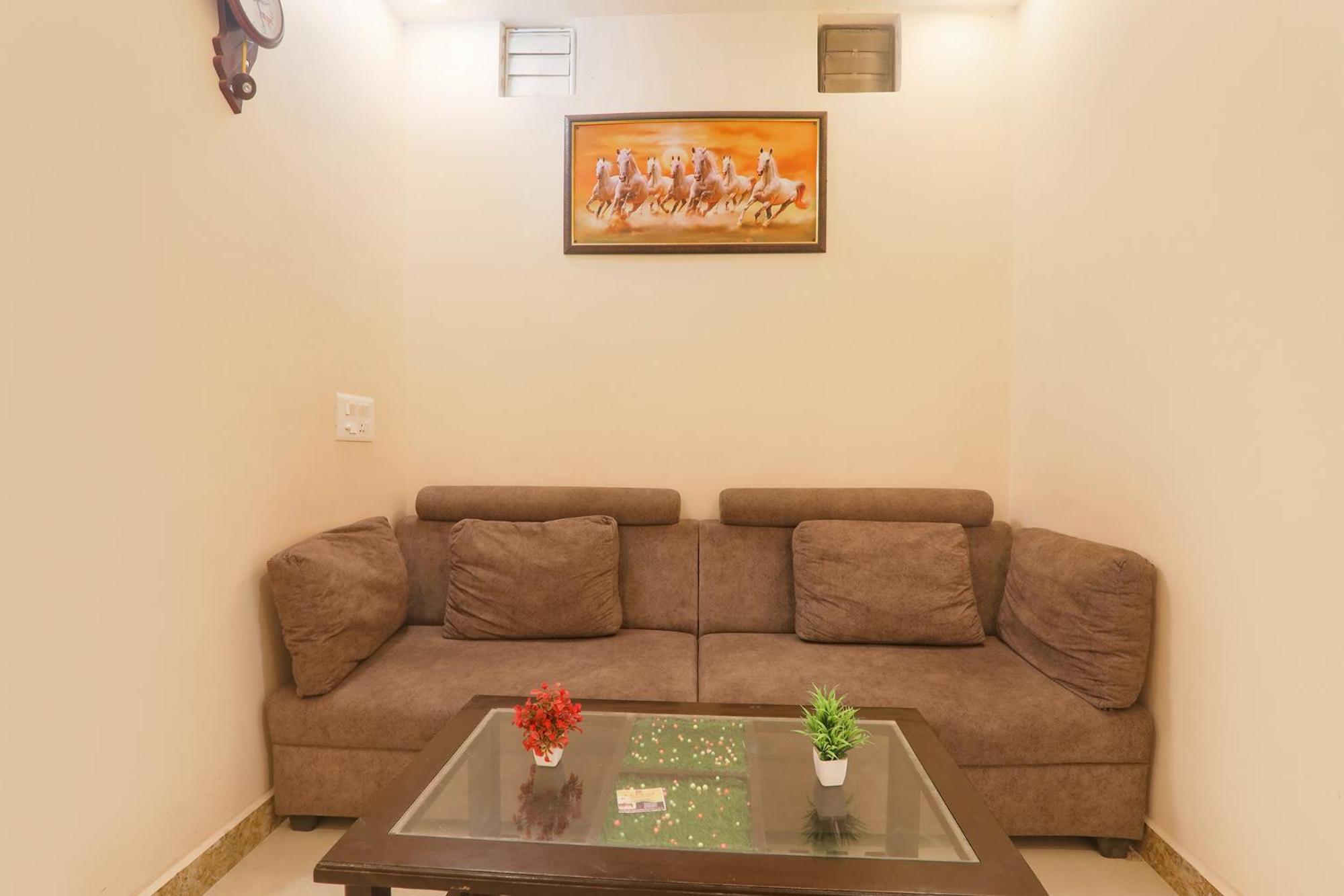 Fabhotel Rk Palace Hotel
