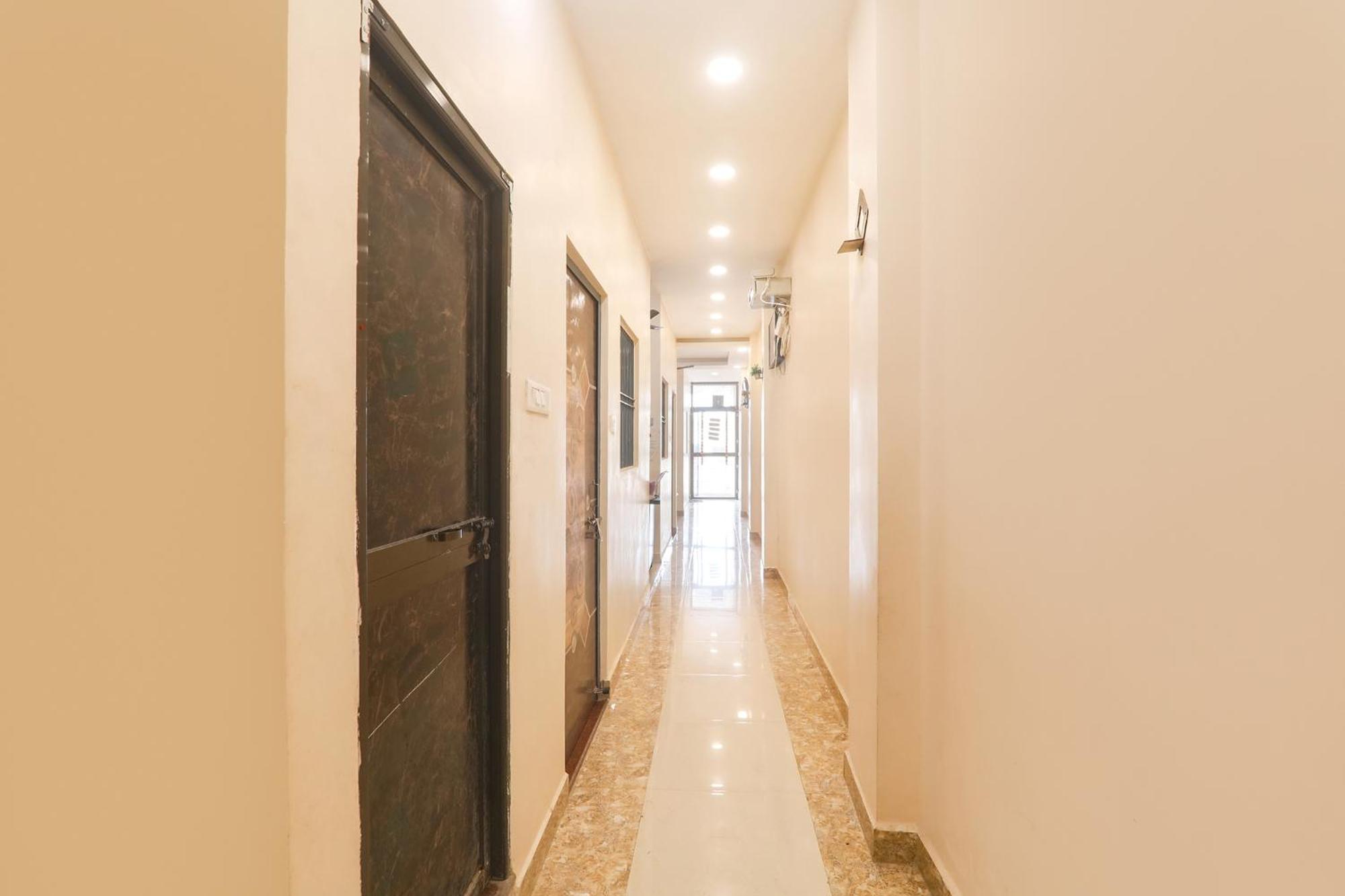 Hotel Fabhotel Rk Palace