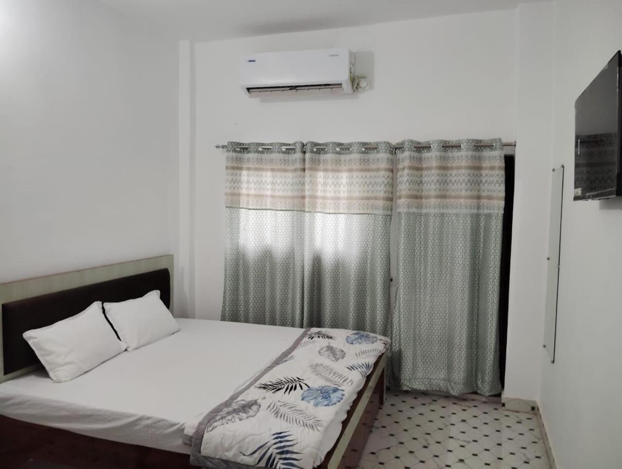Hotel Rameshta Dham Near Ram Mandir